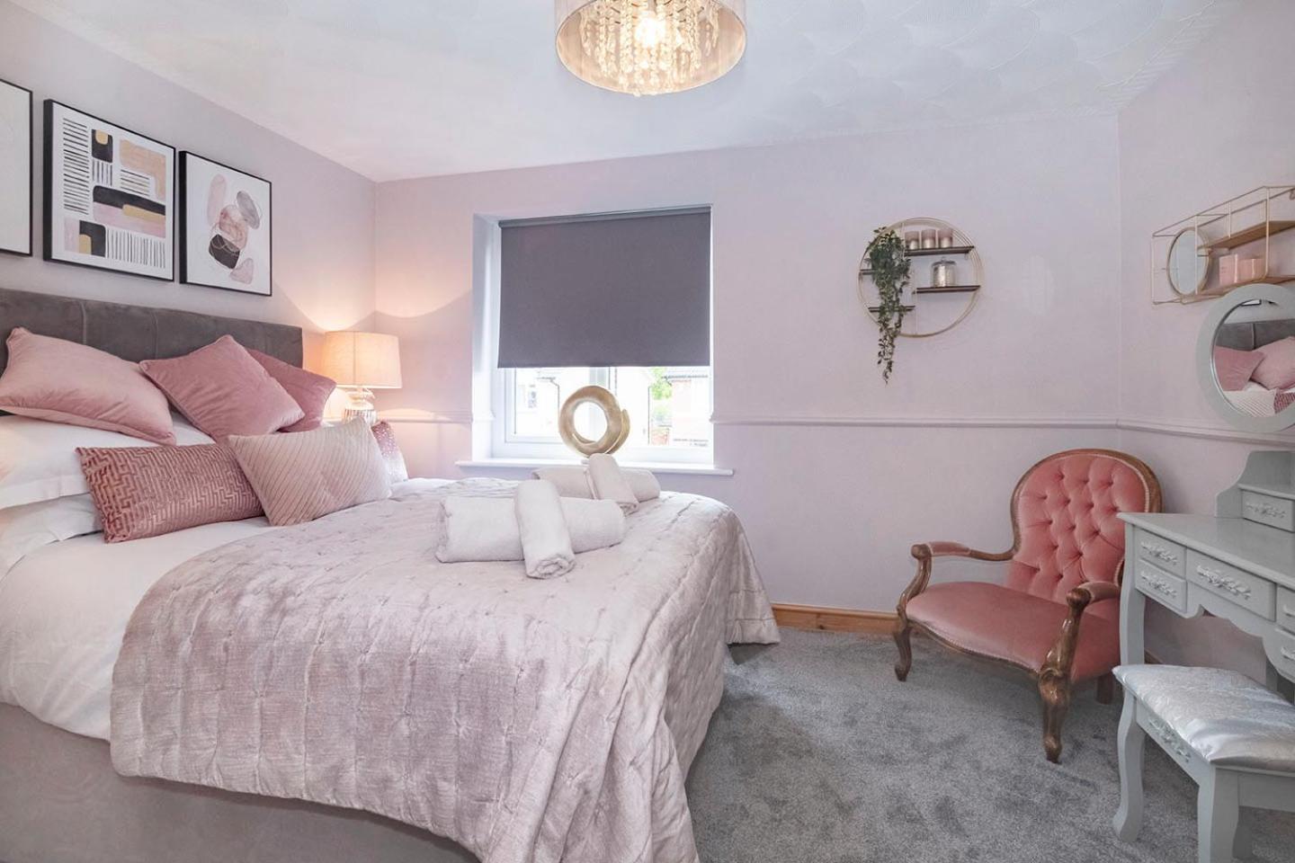 Two-Bedroom House - Photo 11