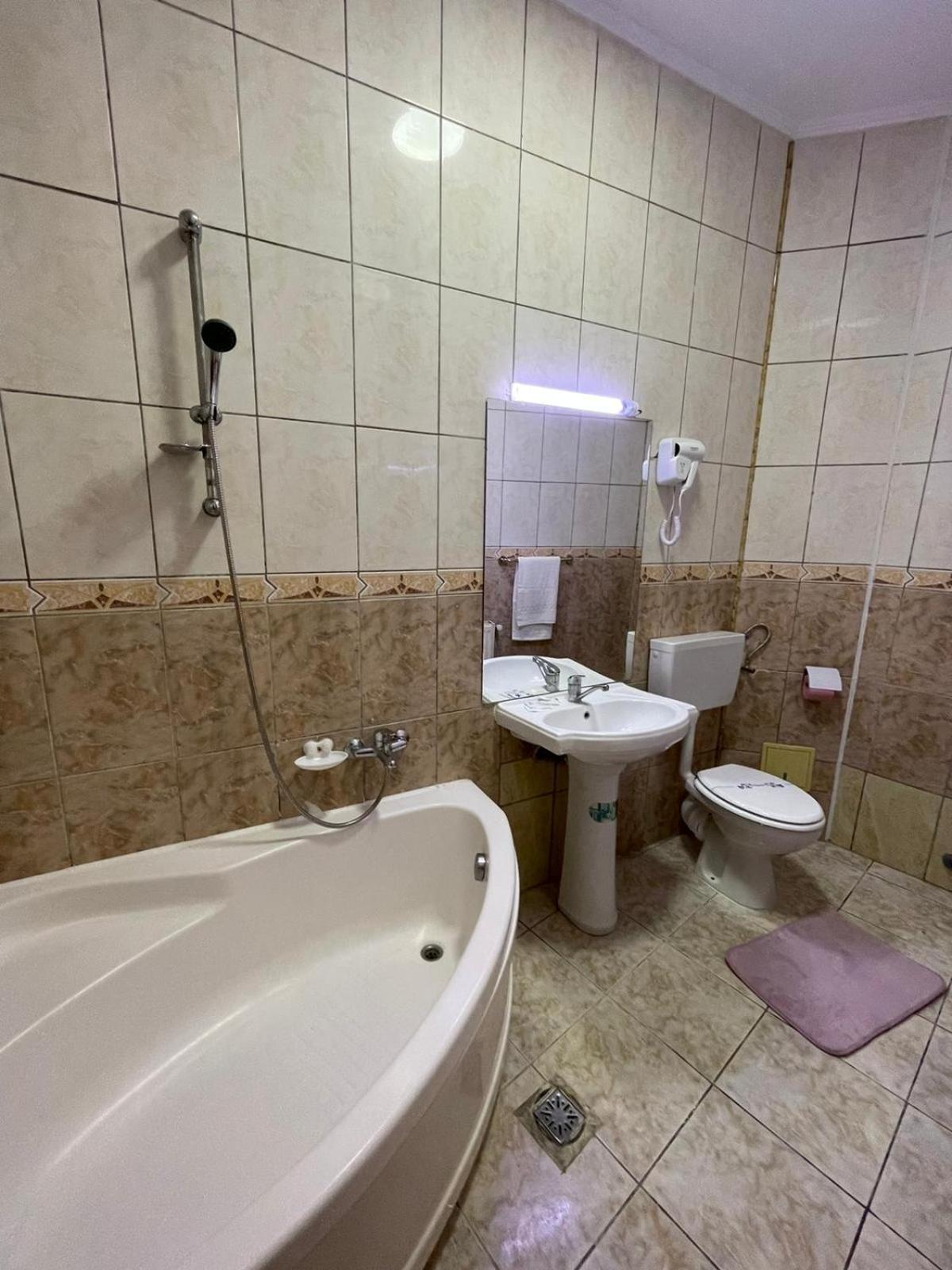 Deluxe Double Room - Photo 5