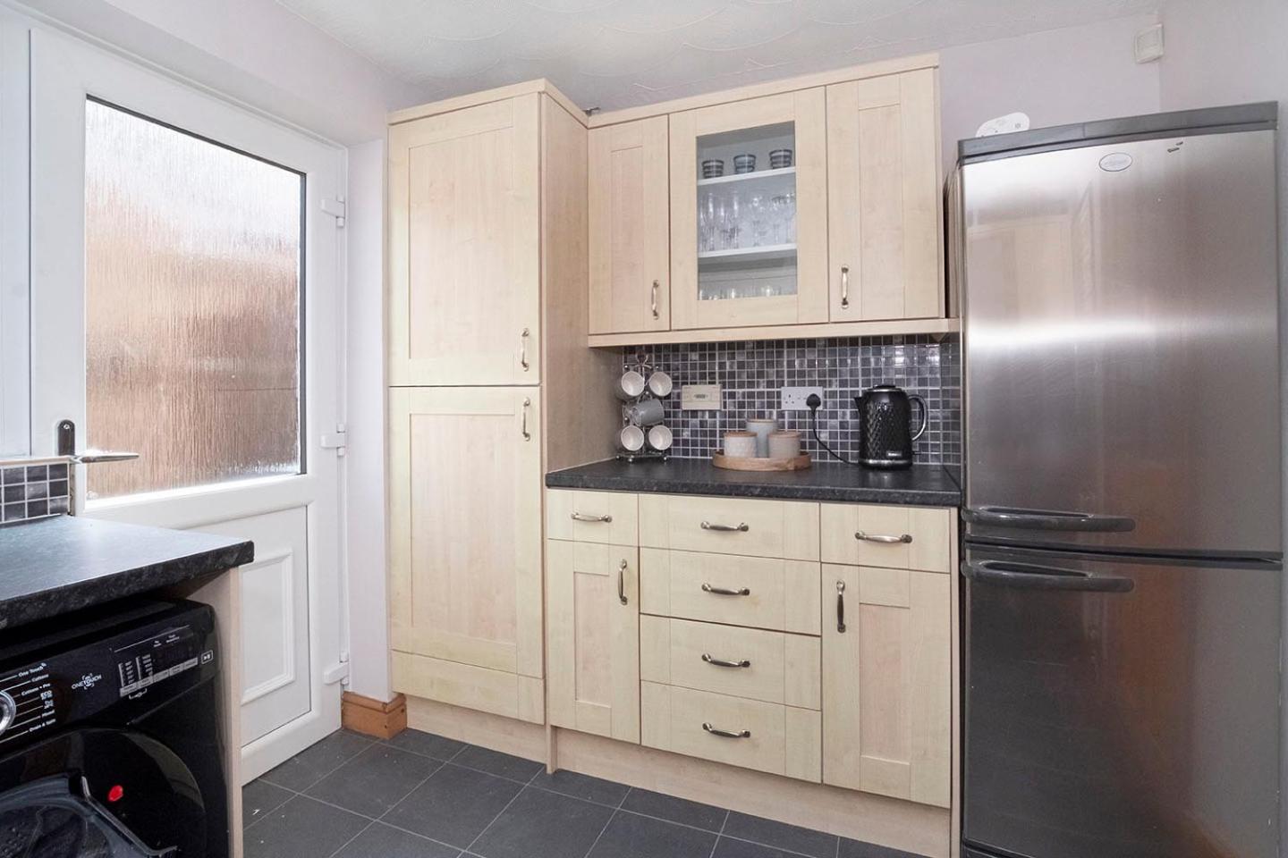 Two-Bedroom House - Photo 12