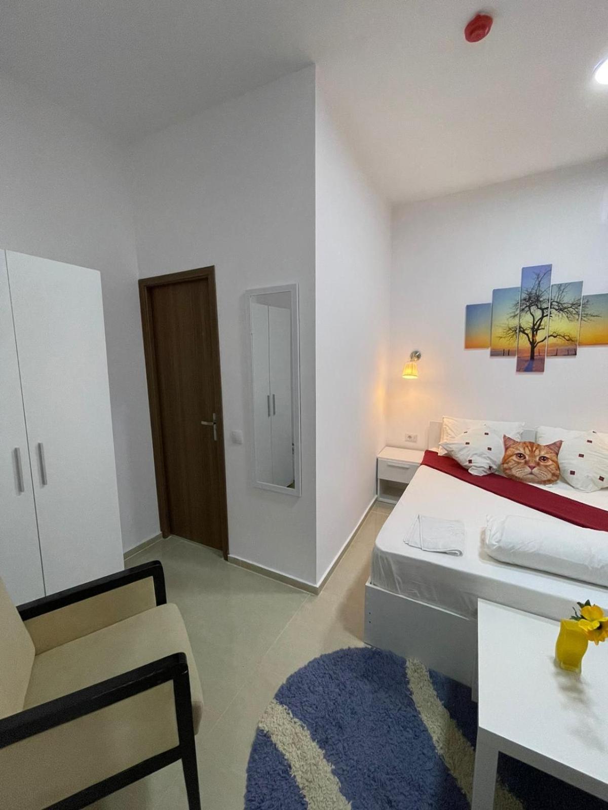 Deluxe Double Room - Photo 21