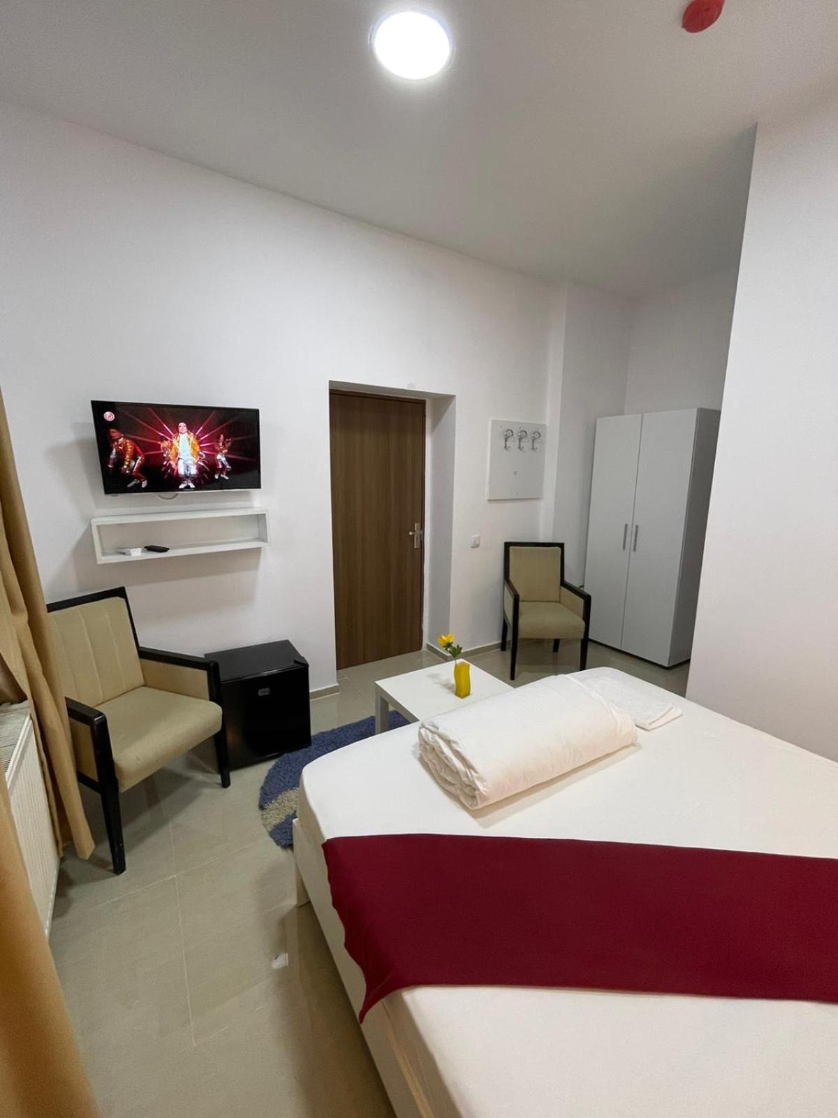 Deluxe Double Room - Photo 20