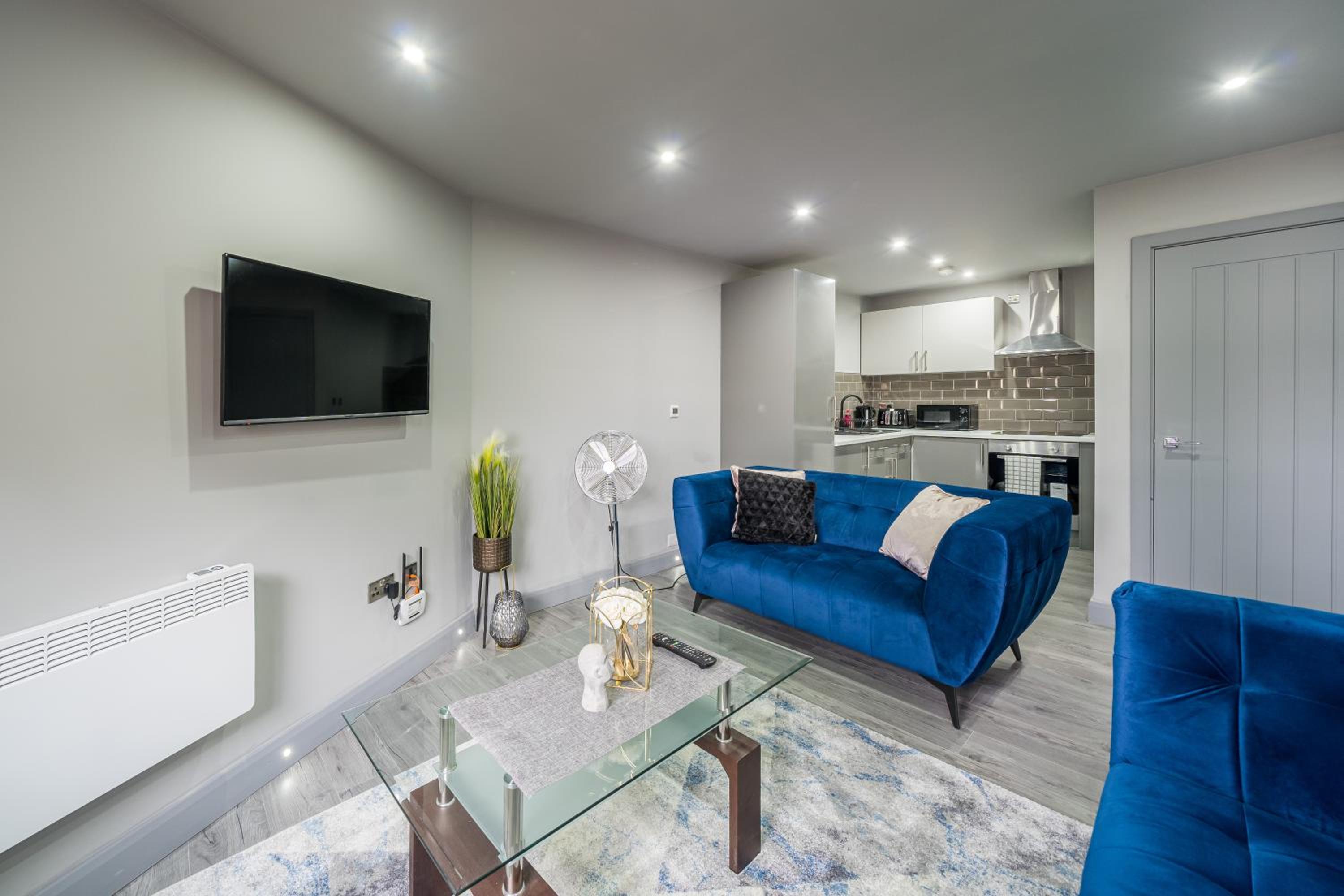 Deluxe Two-Bedroom Apartment With Garden View