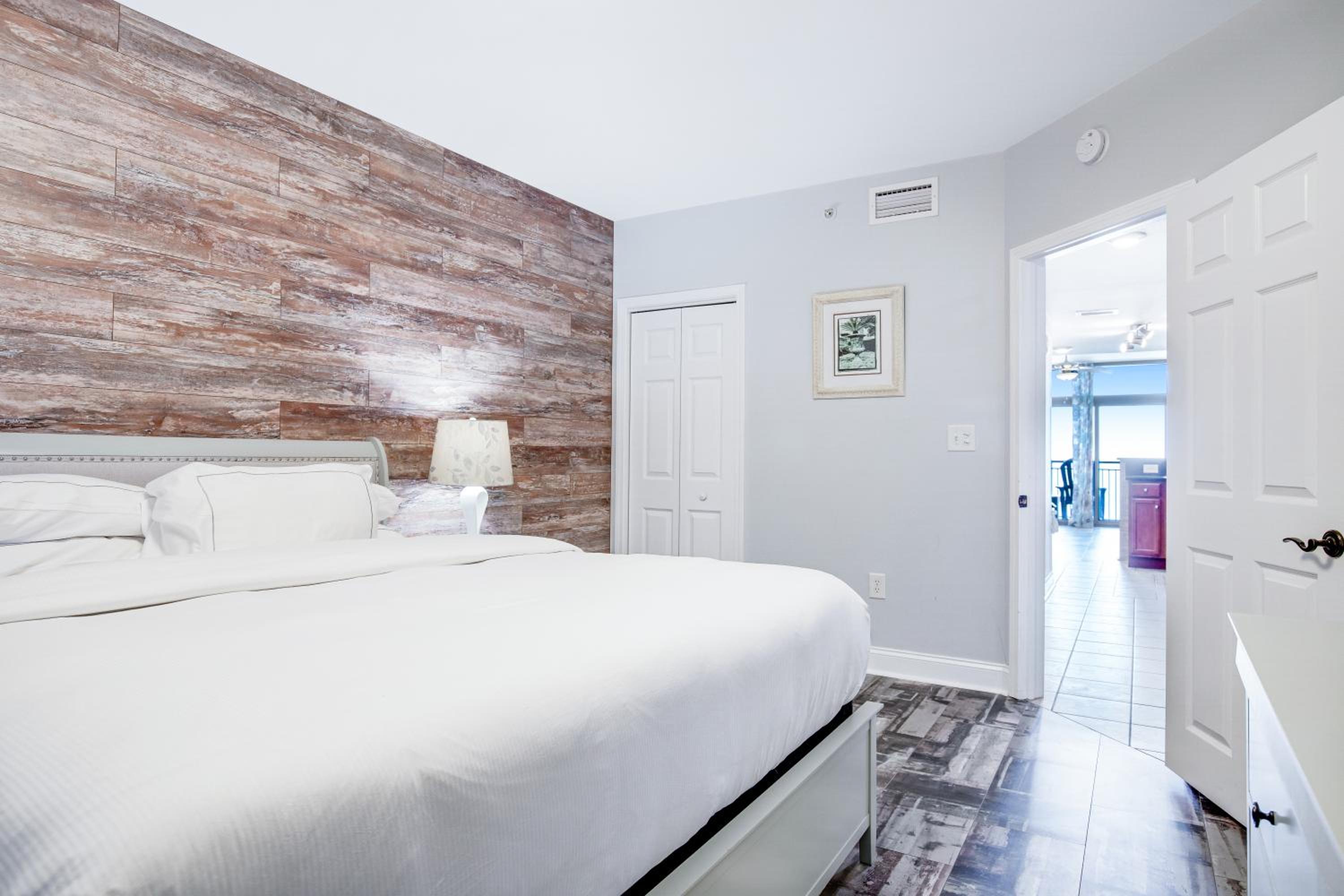 King Suite - Ocean Front photo 3