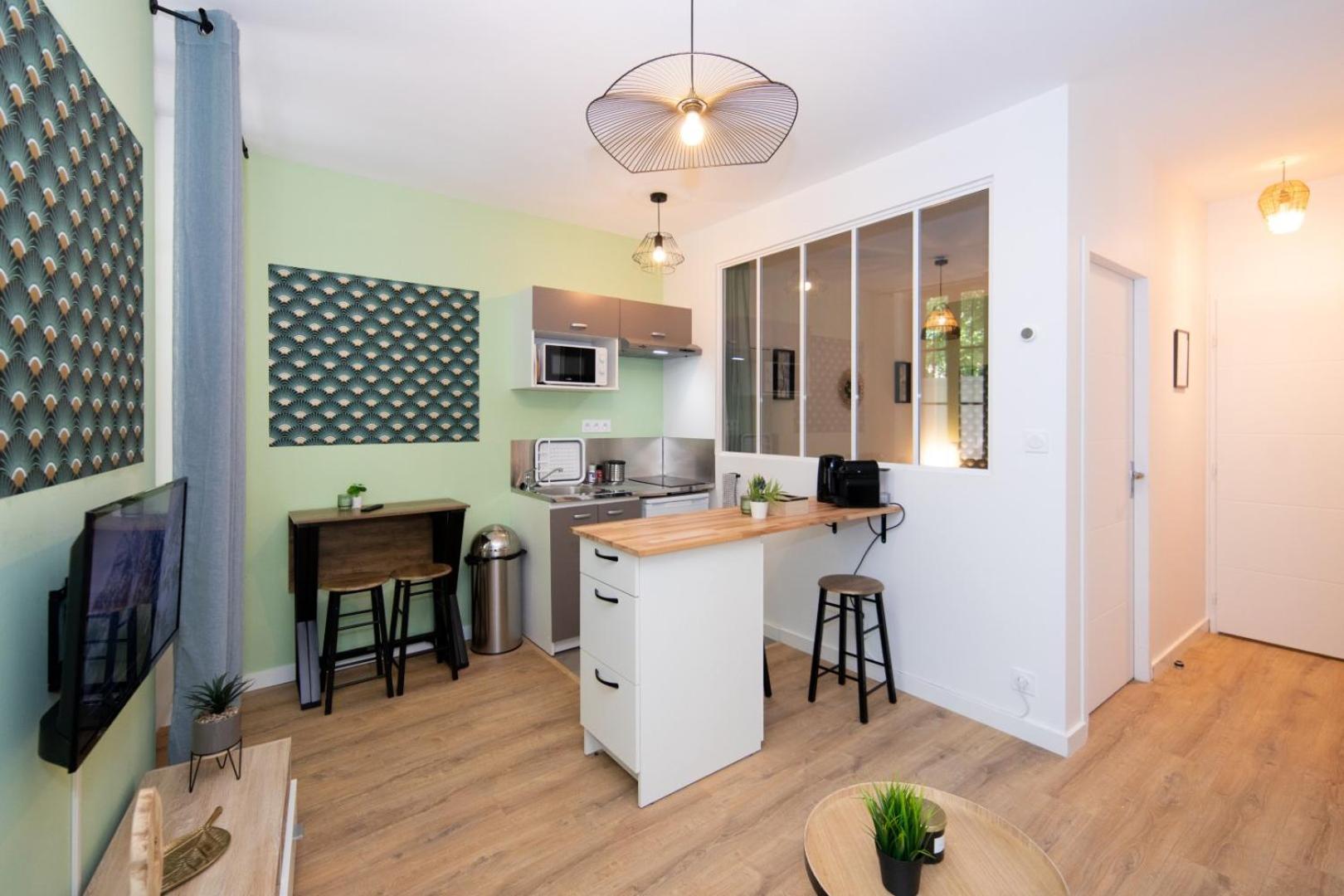 One-Bedroom Apartment - Photo 12