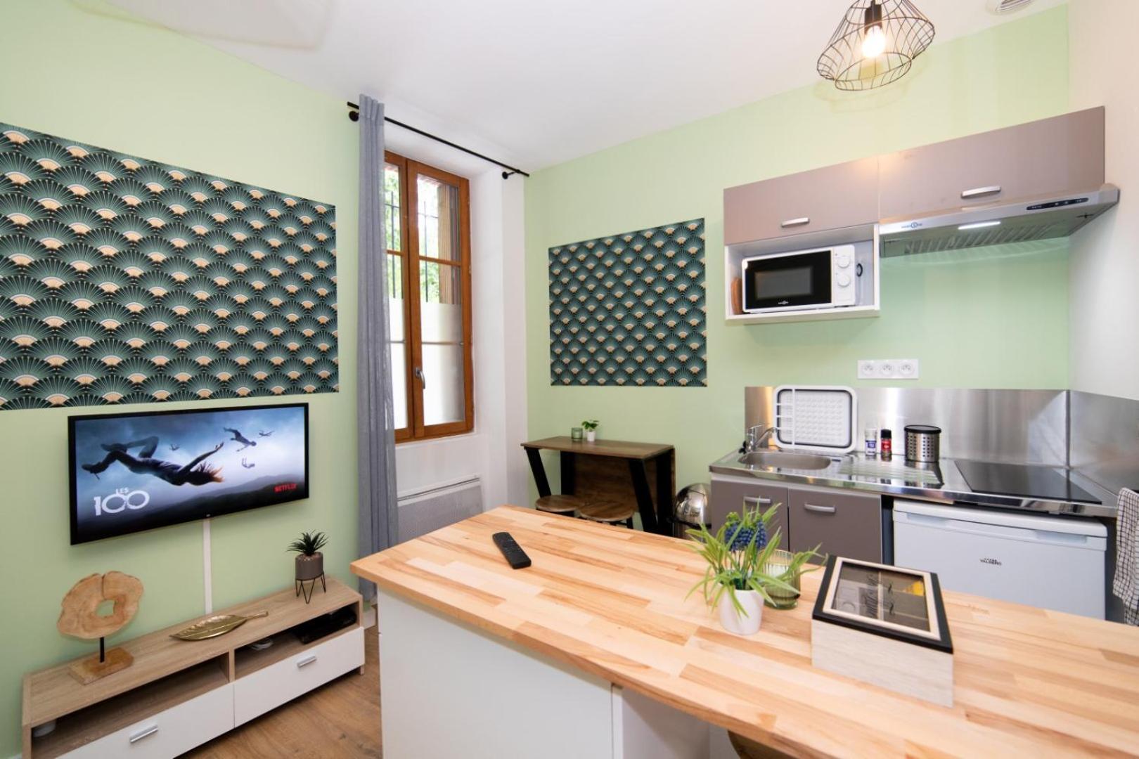 One-Bedroom Apartment - Photo 13