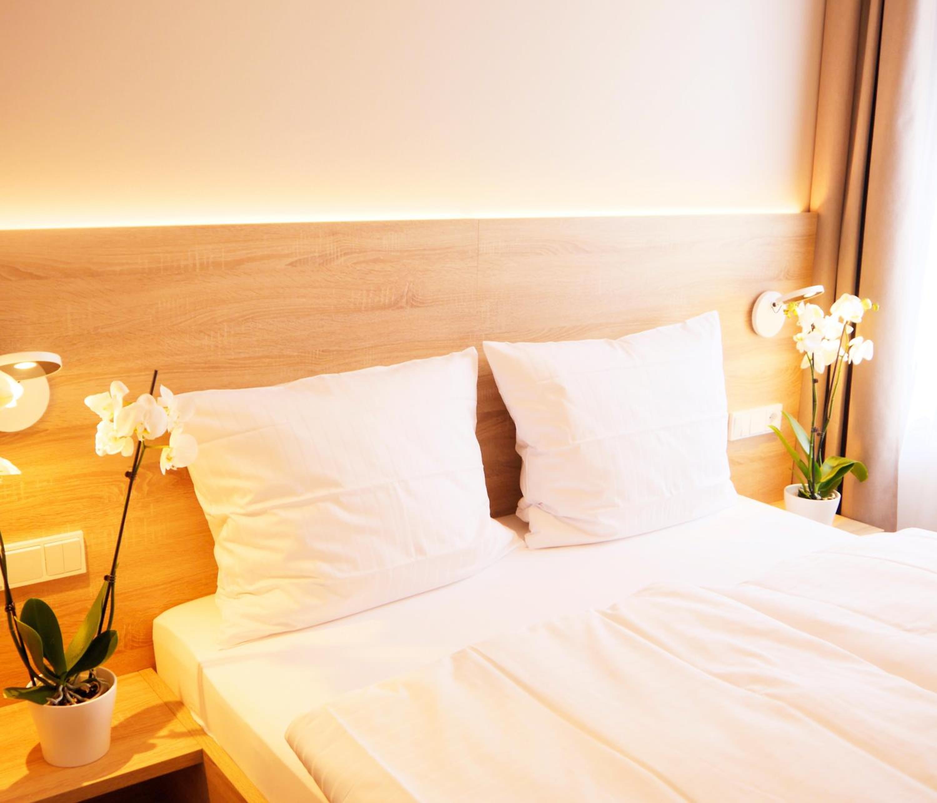 Economy Double Room - Photo 6