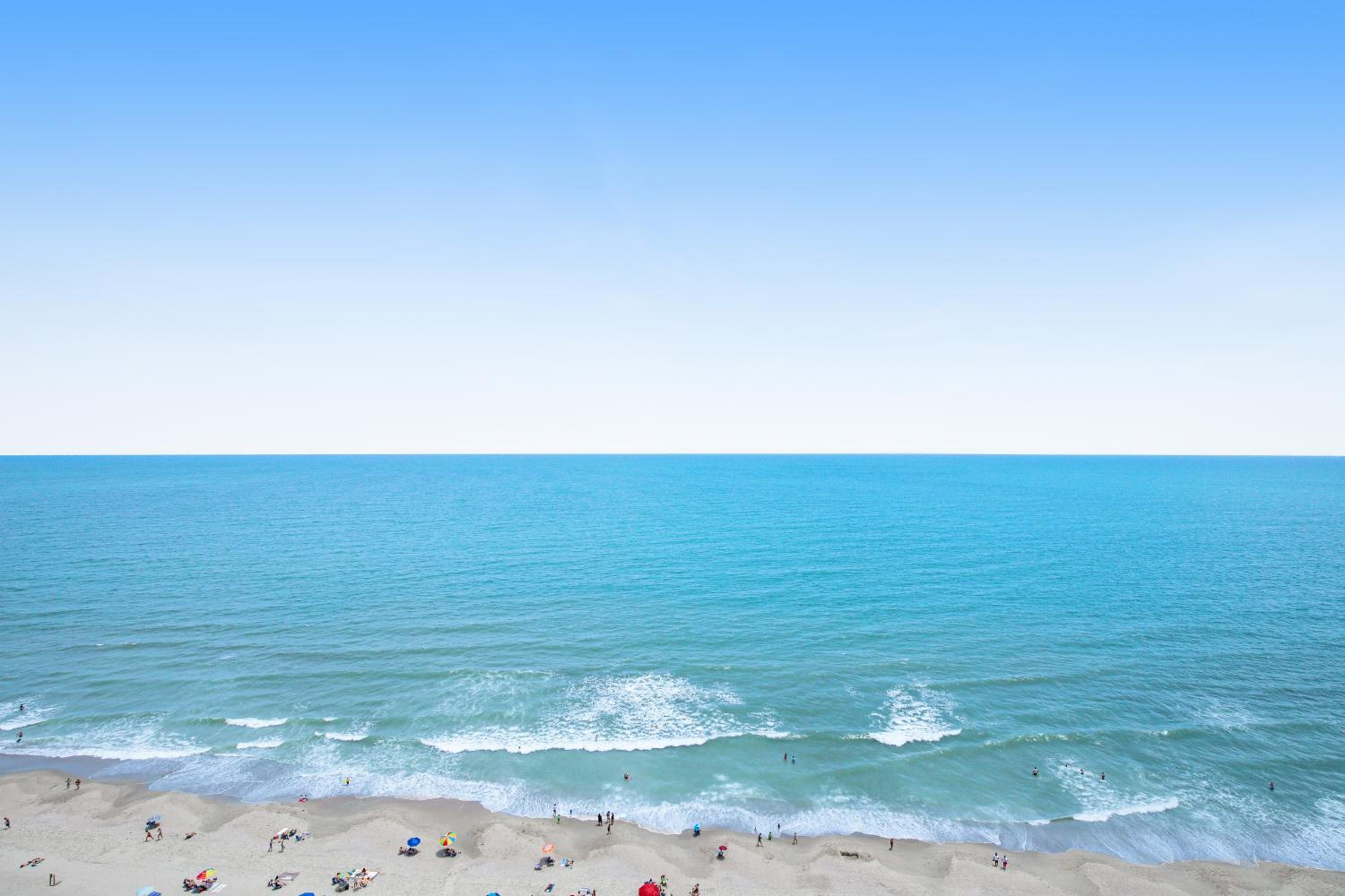 Two-Bedroom Suite - Ocean Front photo 2