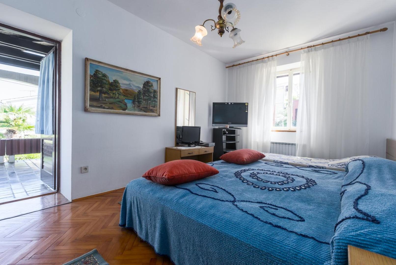 Three-Bedroom Apartment photo 1