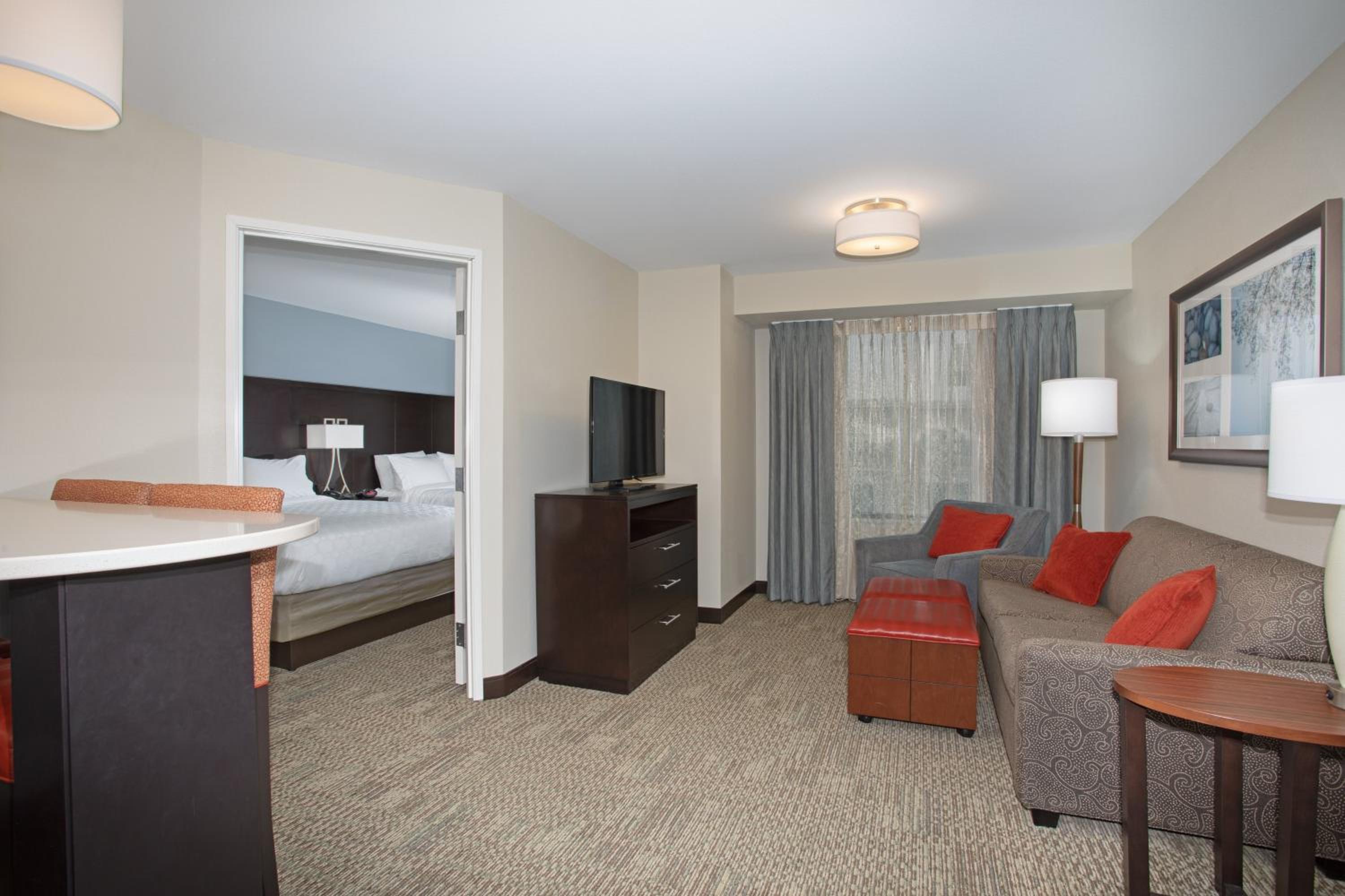Two-Bedroom Suite with Sofa Bed photo 2