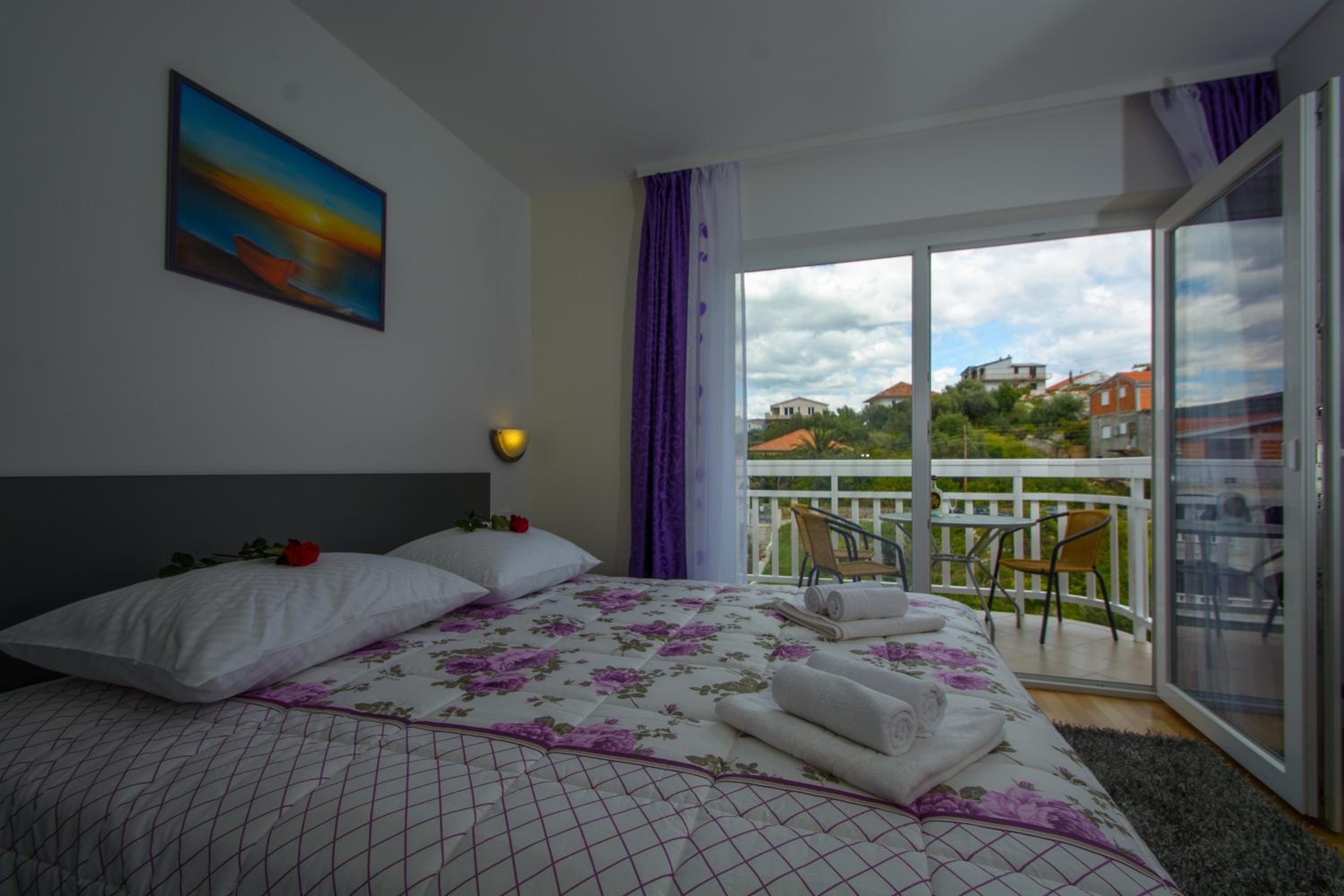 Apartment with Sea View - Photo 12