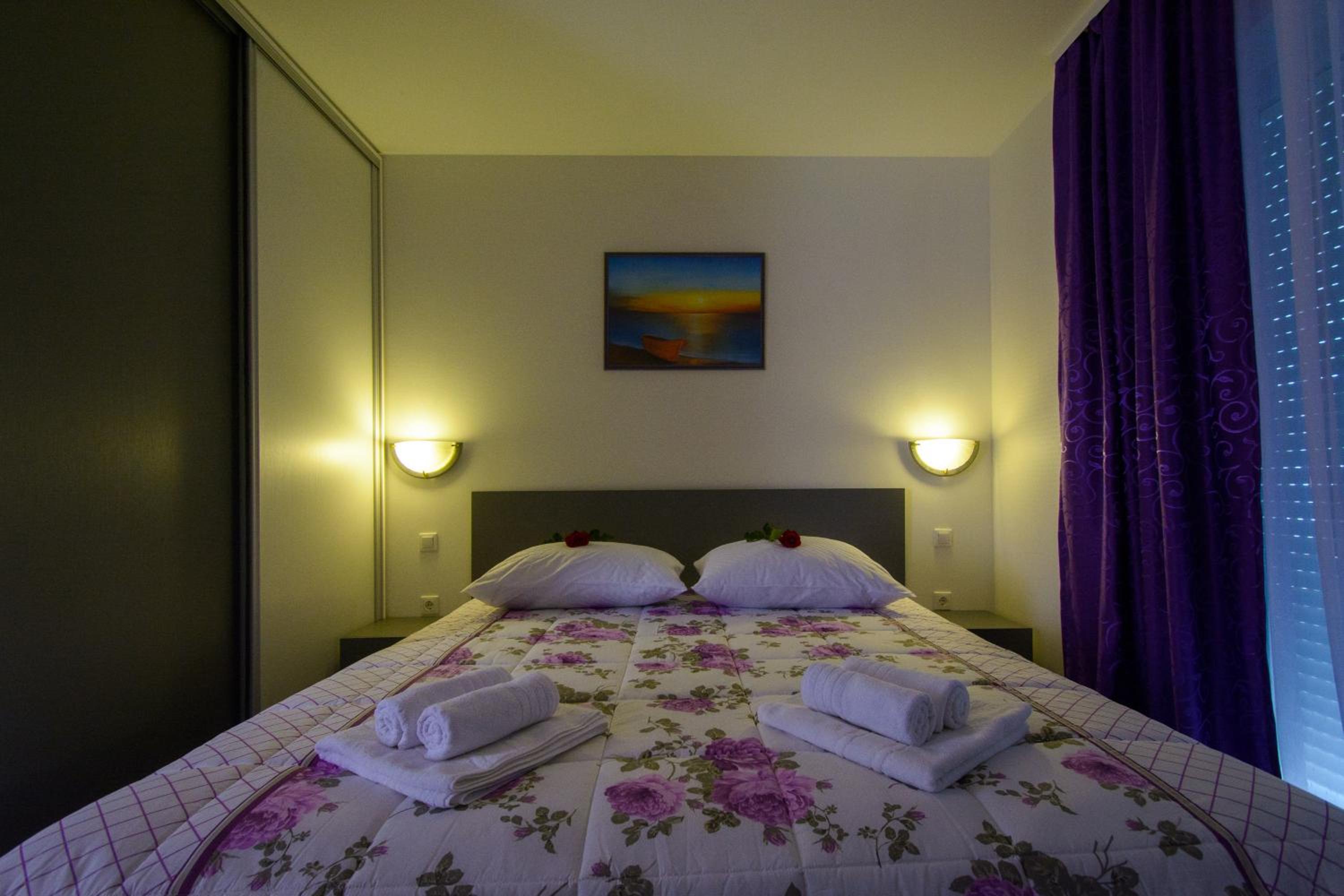 Apartment with Sea View - Photo 10