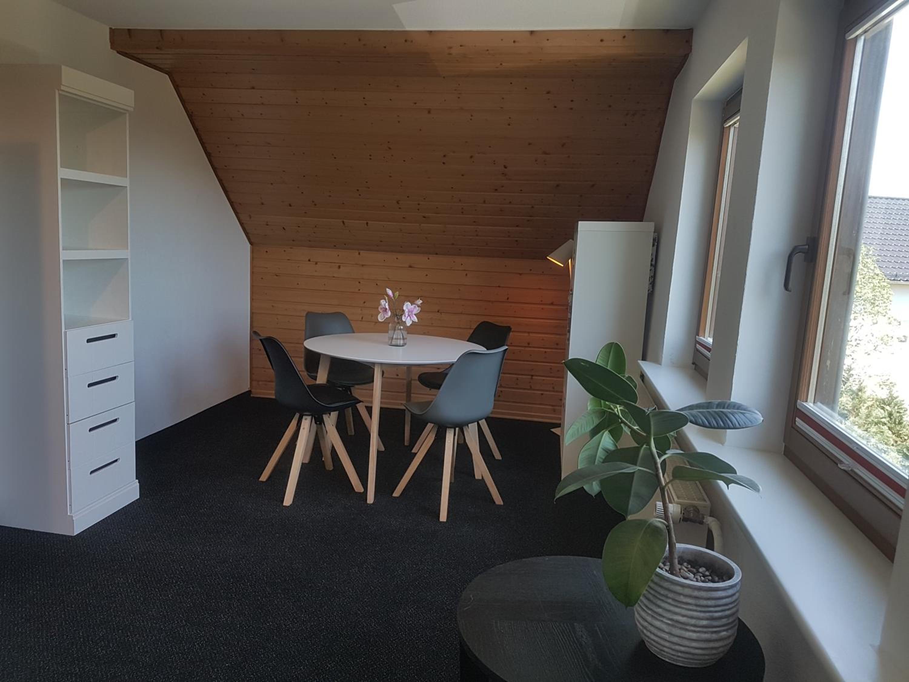 Apartment photo 2