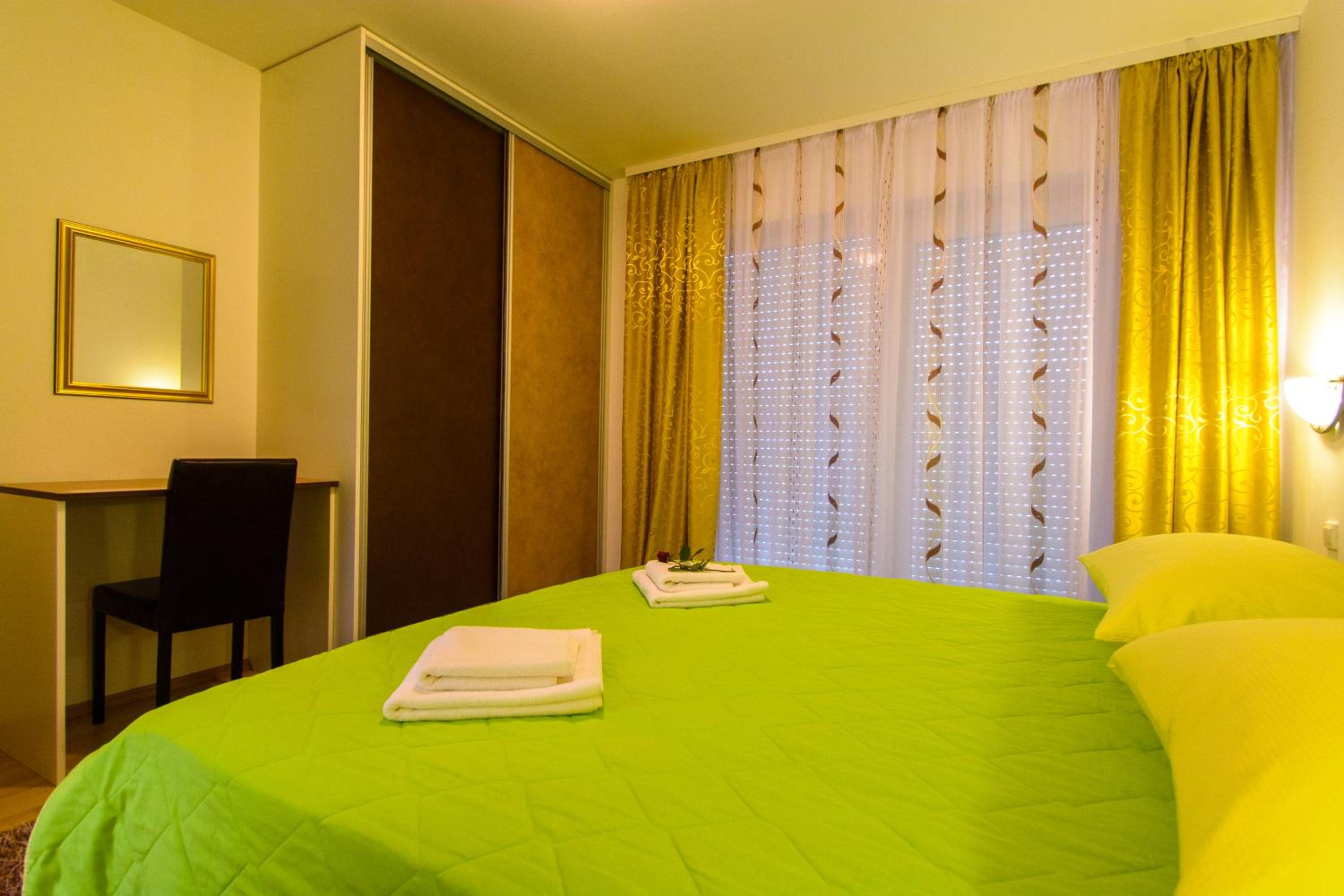 Deluxe Apartment - Photo 2