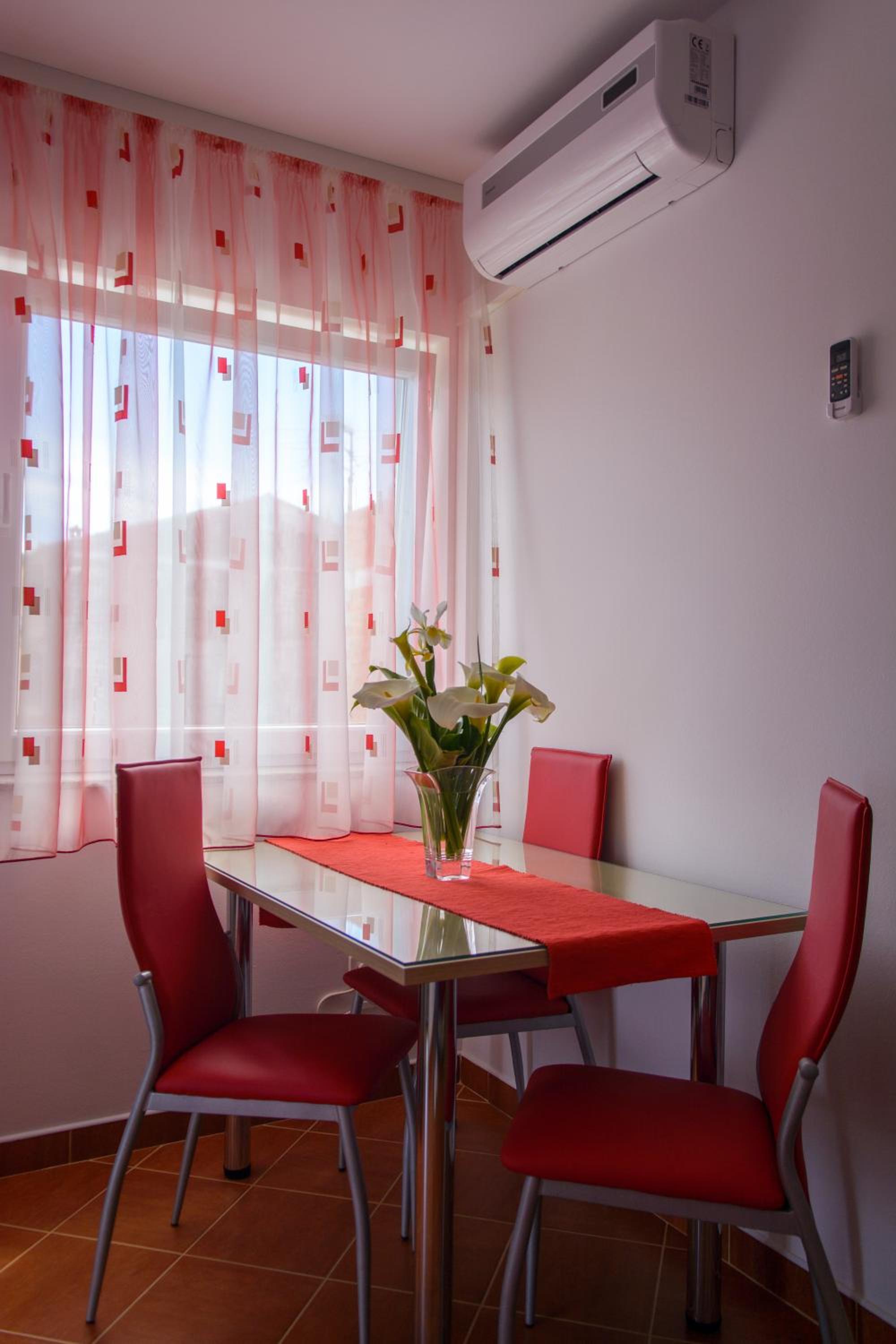 Apartment with Sea View - Photo 9