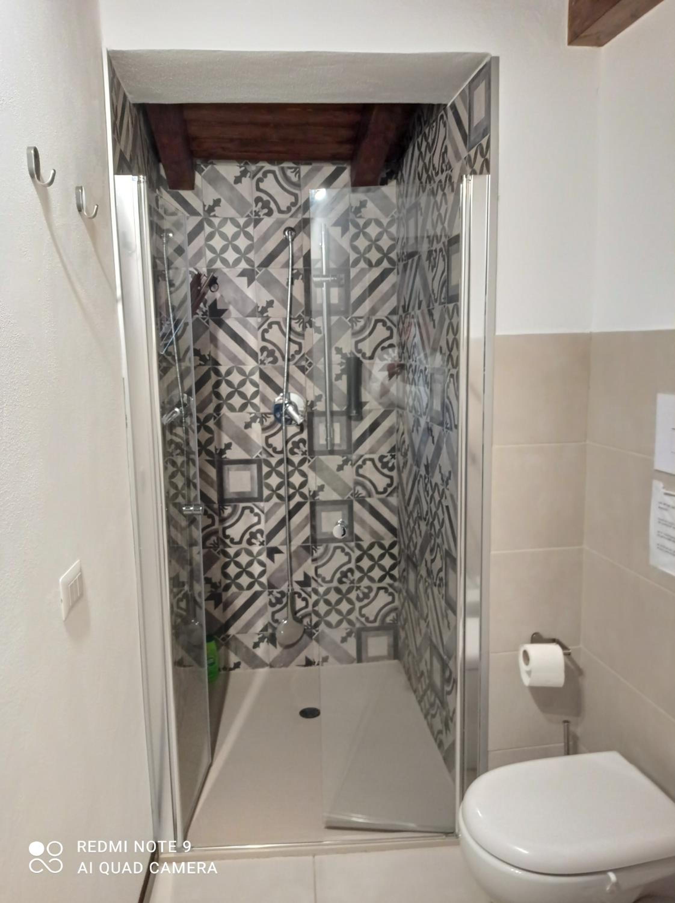 Deluxe Double Room with Balcony - Photo 5