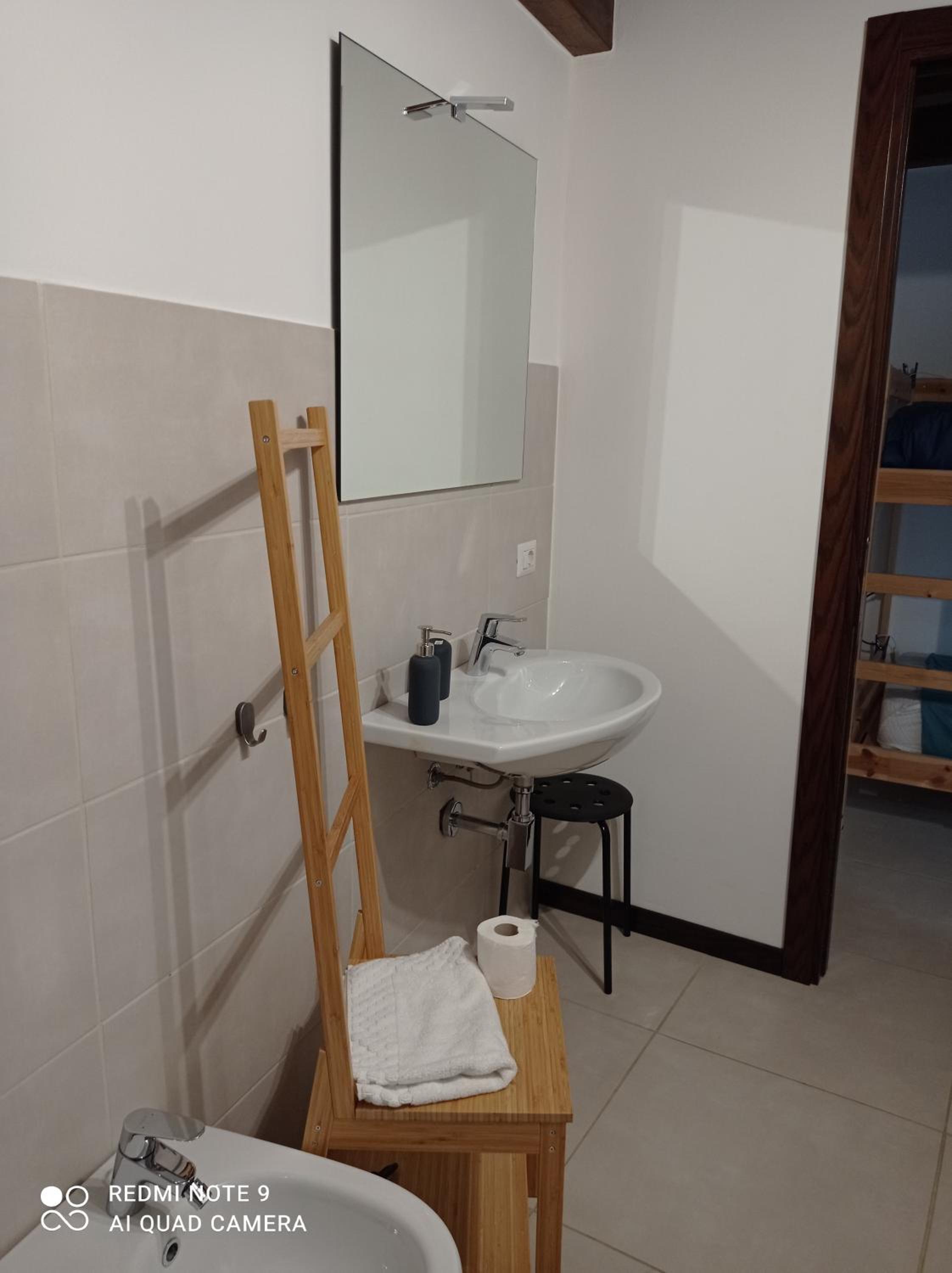 Deluxe Double Room with Balcony - Photo 6