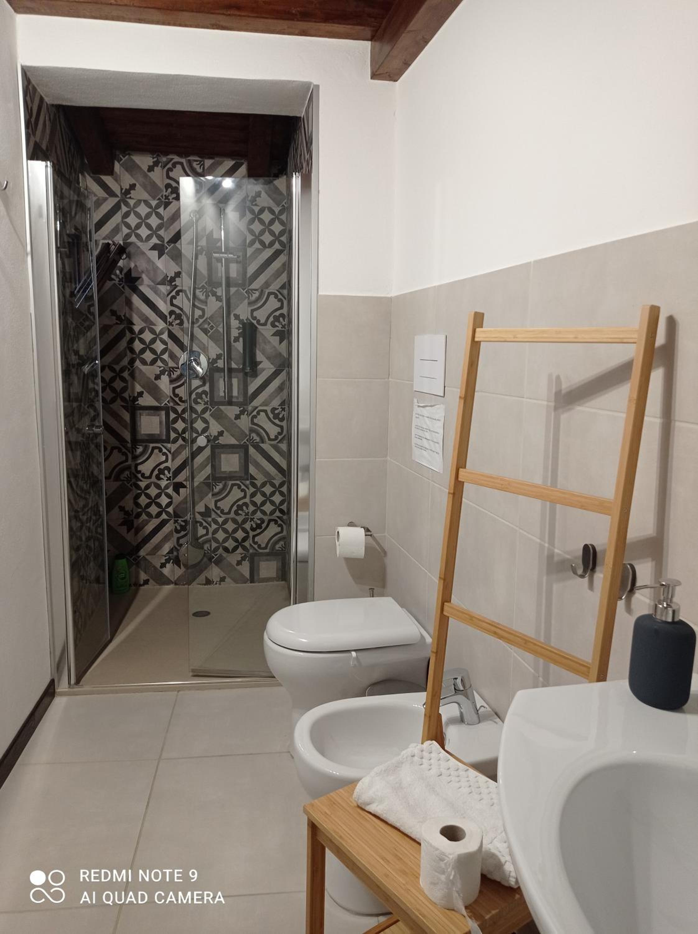 Deluxe Double Room with Balcony - Photo 3