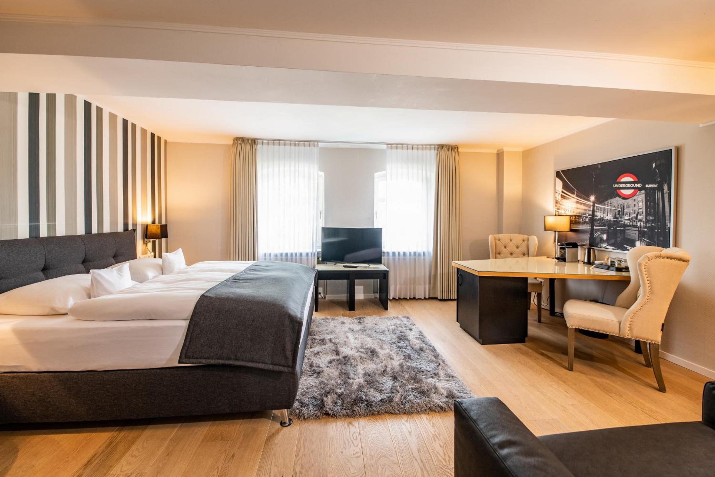 Deluxe Double Room - Photo 1