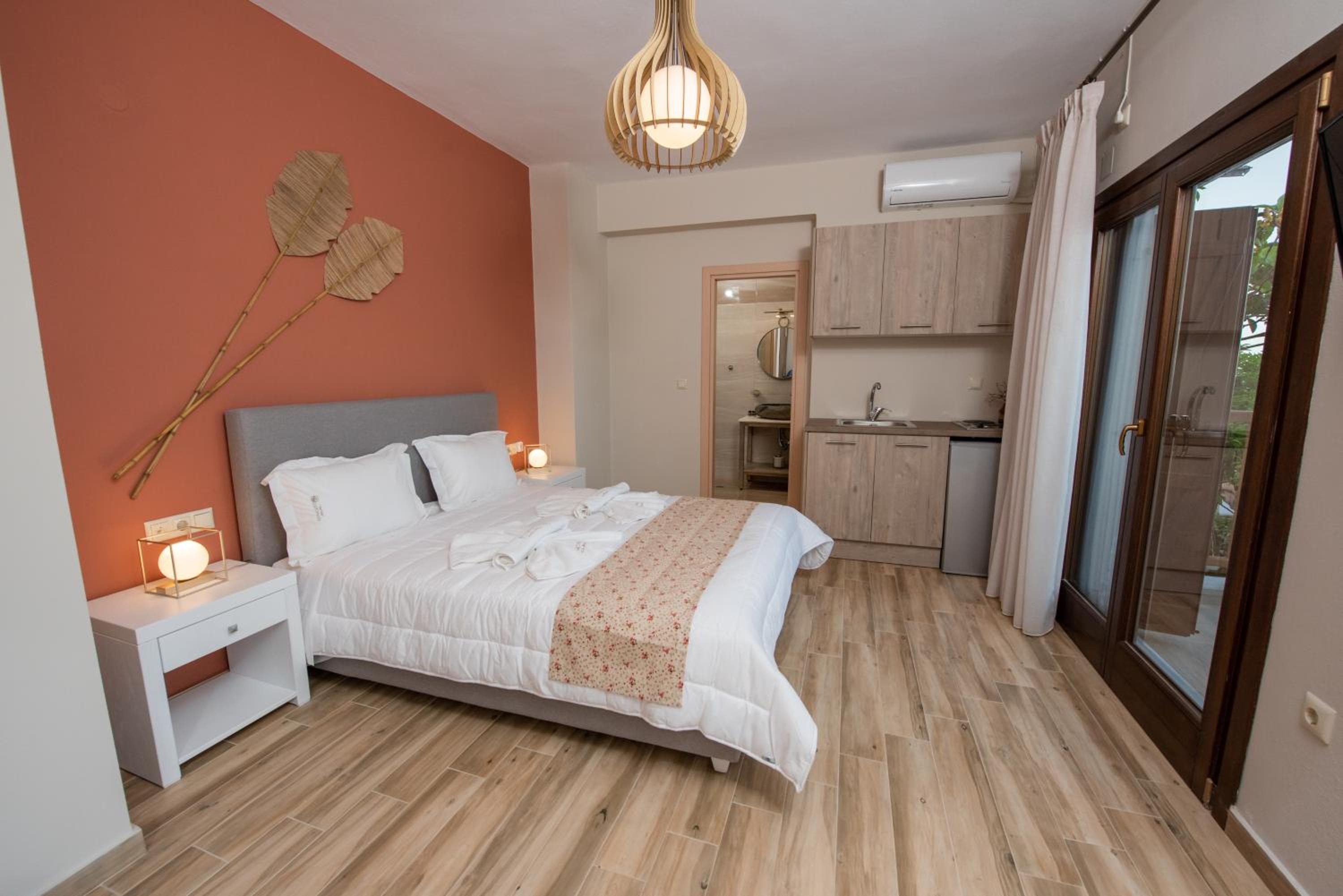 Deluxe Double Room with Sea View photo 2