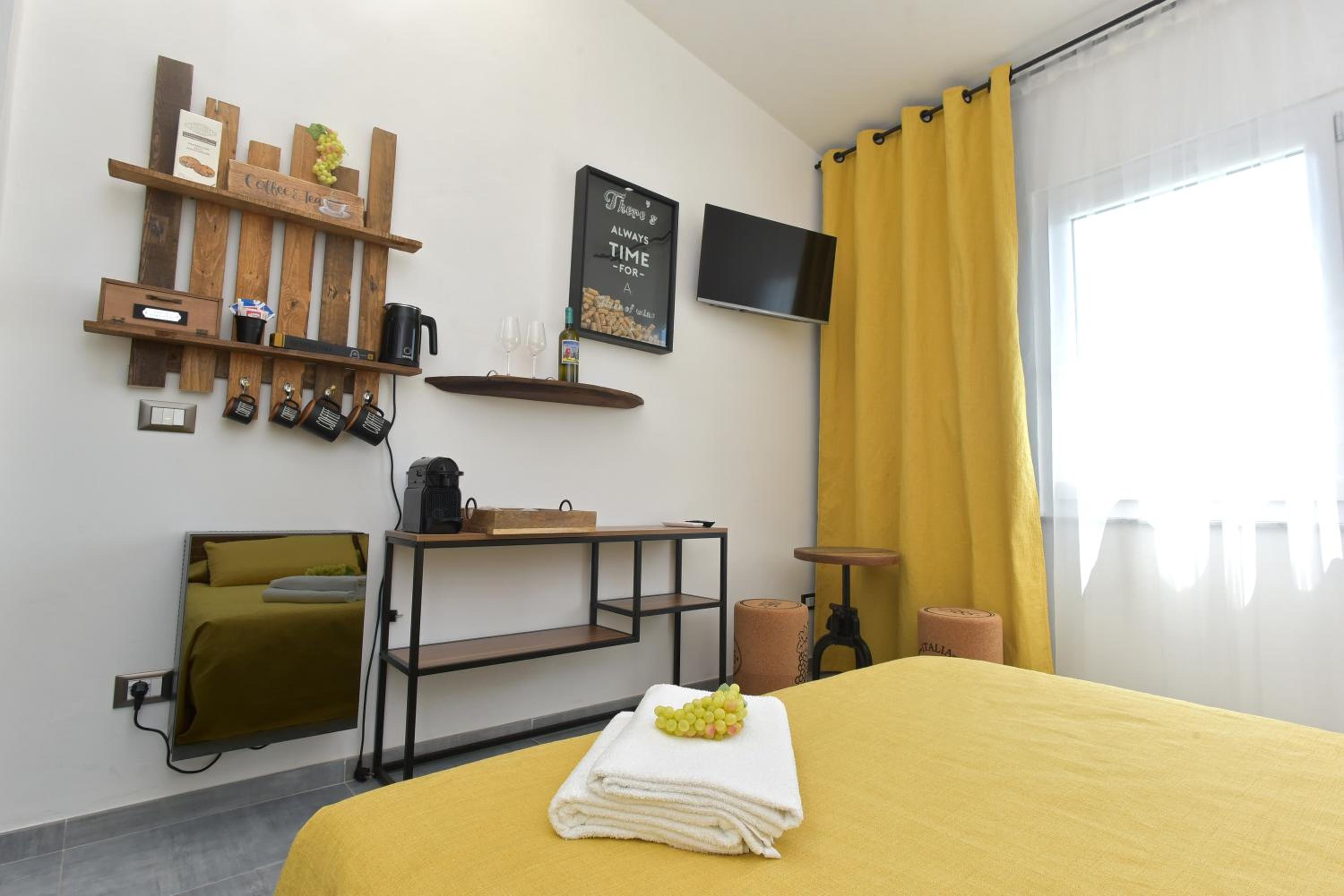 Deluxe Double Room with Sea View - Photo 6