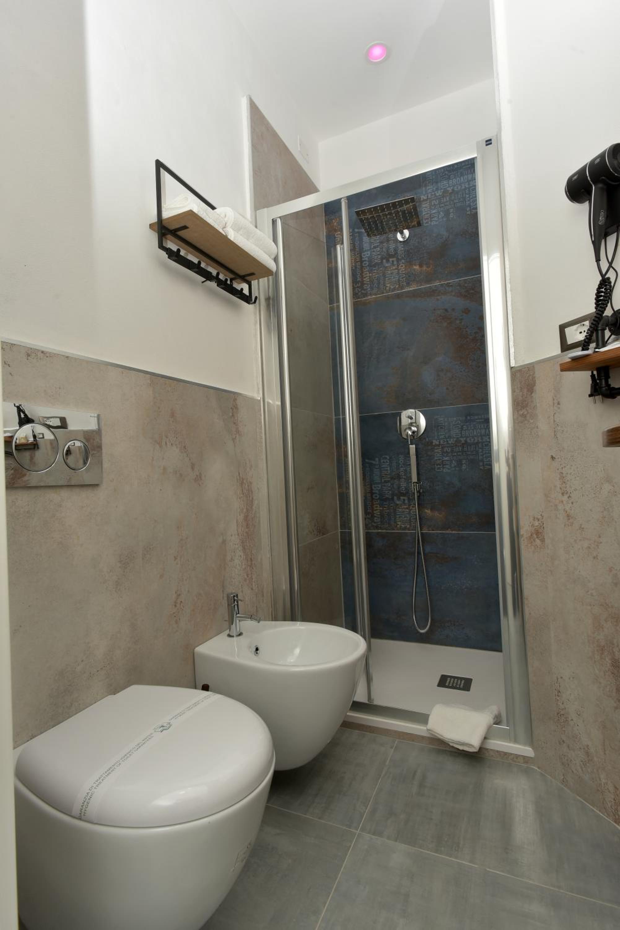 Deluxe Double Room with Sea View - Photo 15