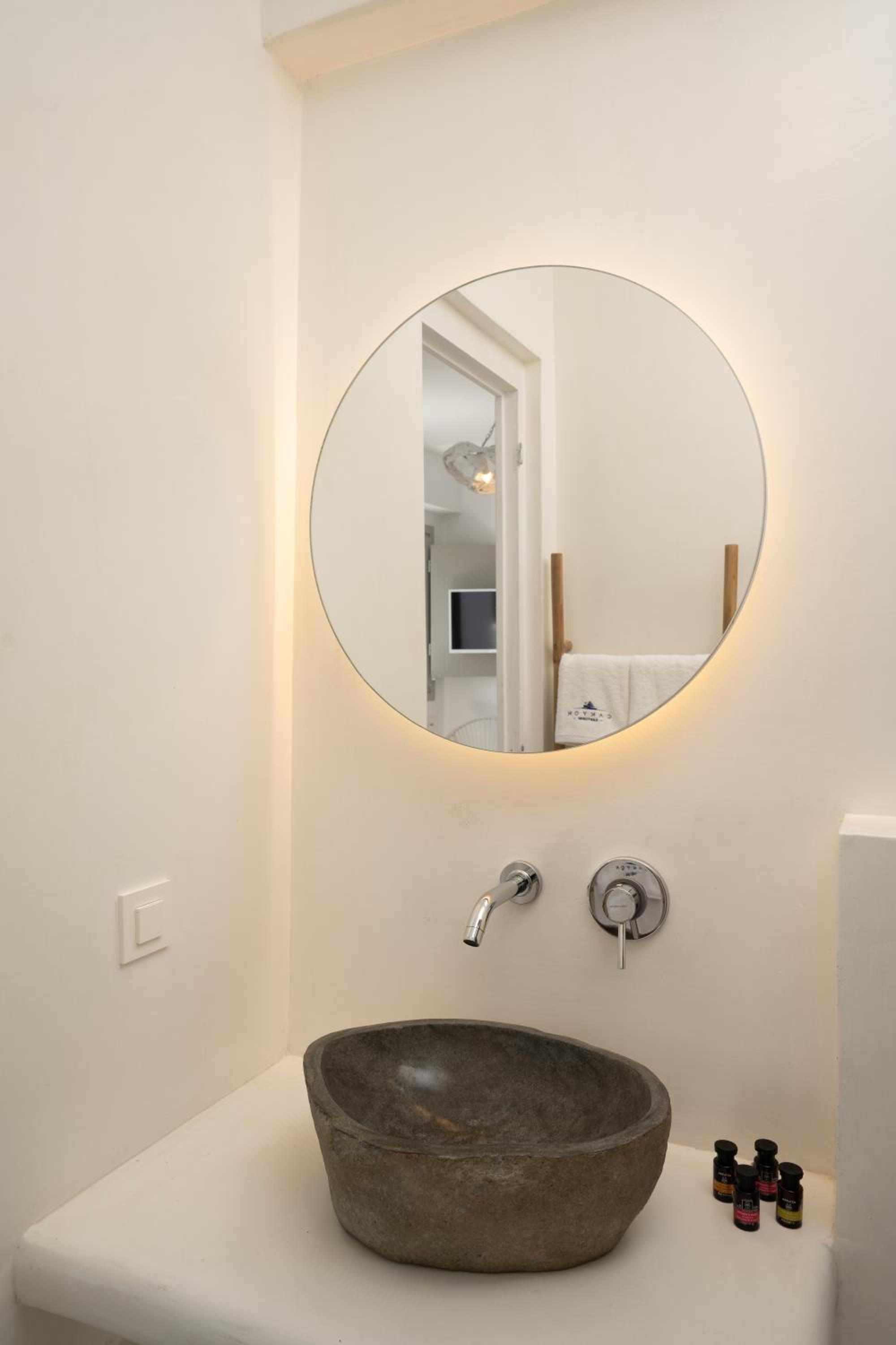 Deluxe Suite with Spa Bath photo 3