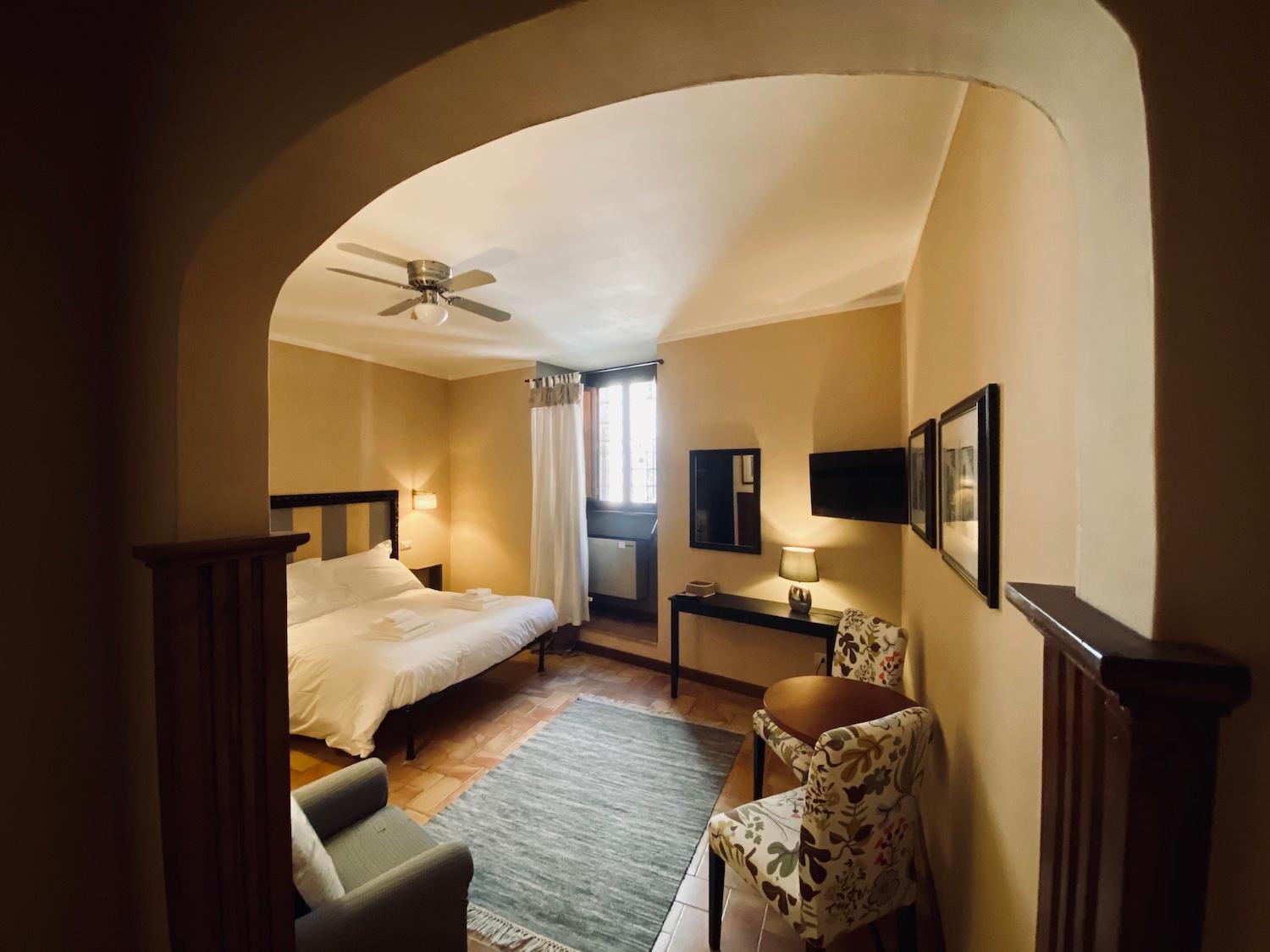 Large Double Room photo 1