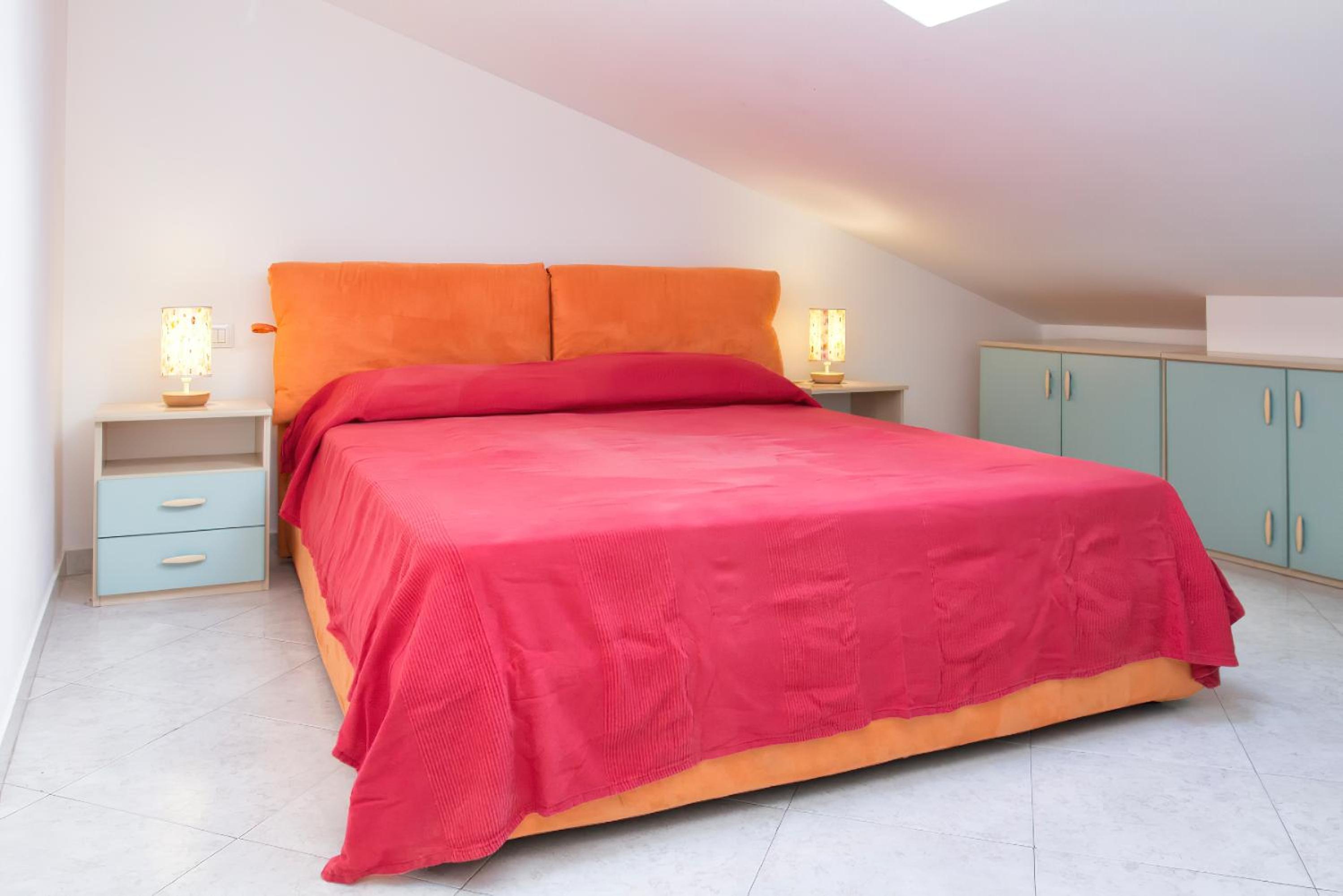 Superior One-Bedroom Apartment