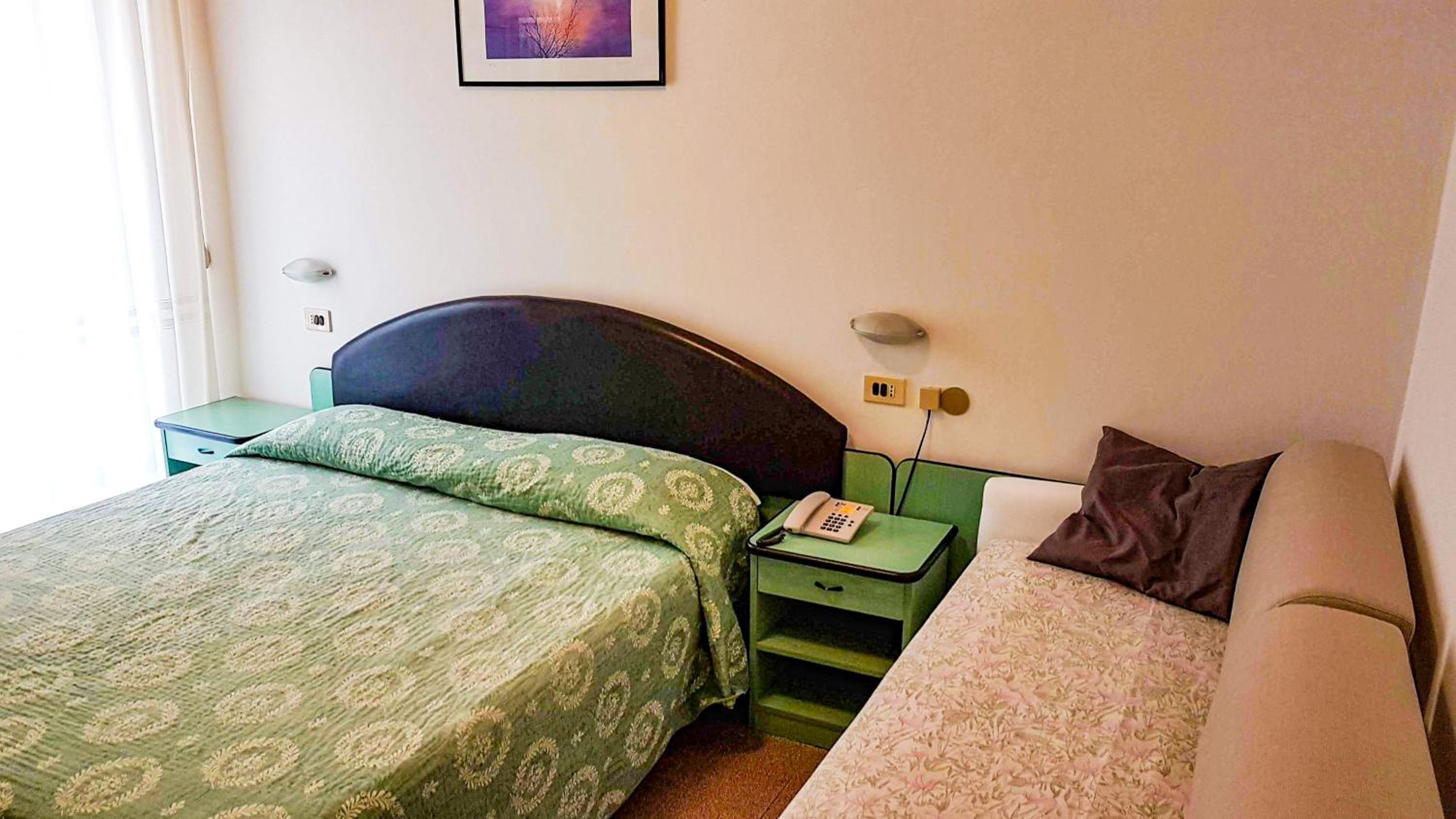 Standard Triple Room photo 2