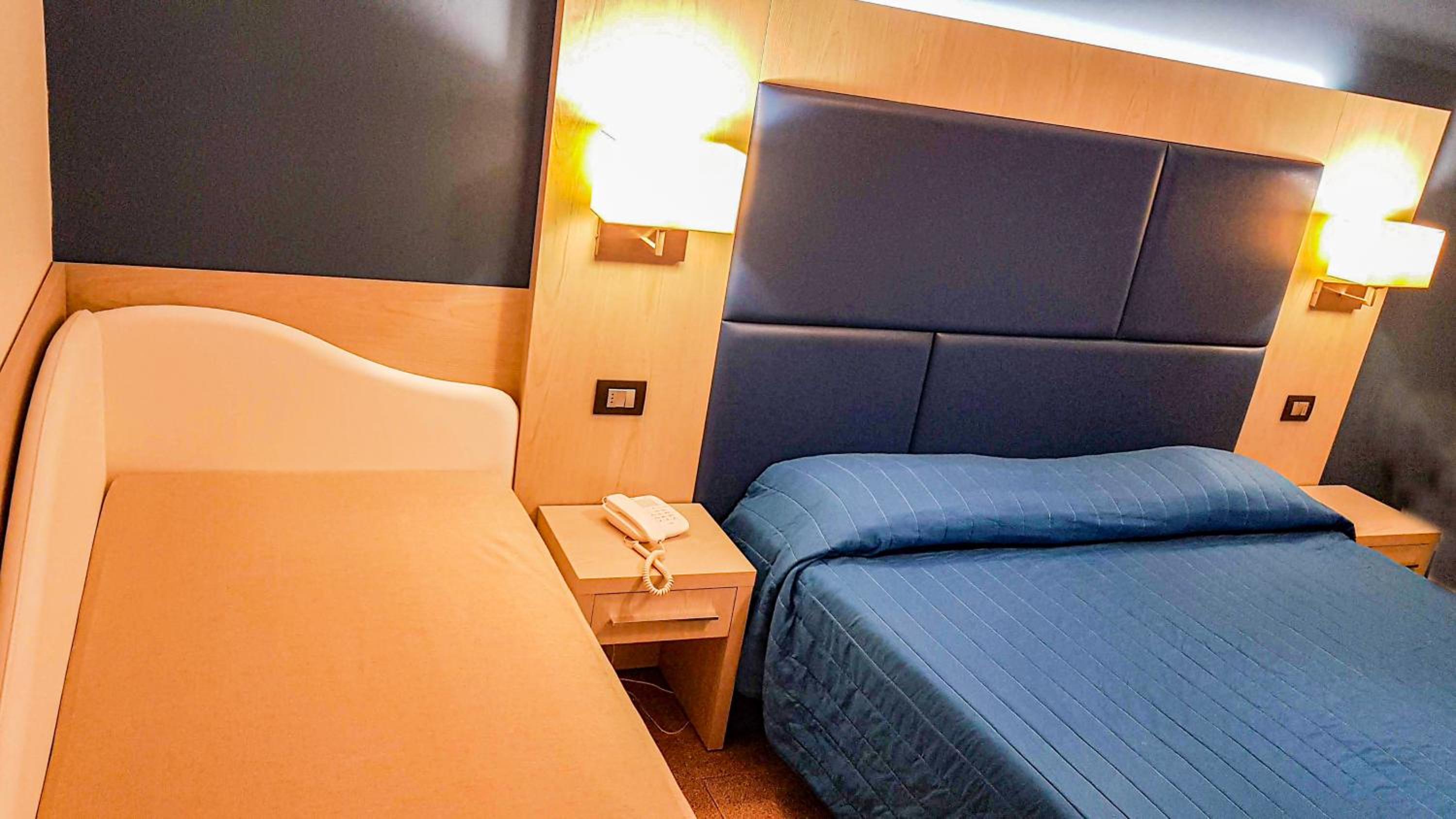 Superior Triple Room with Sea View photo 3