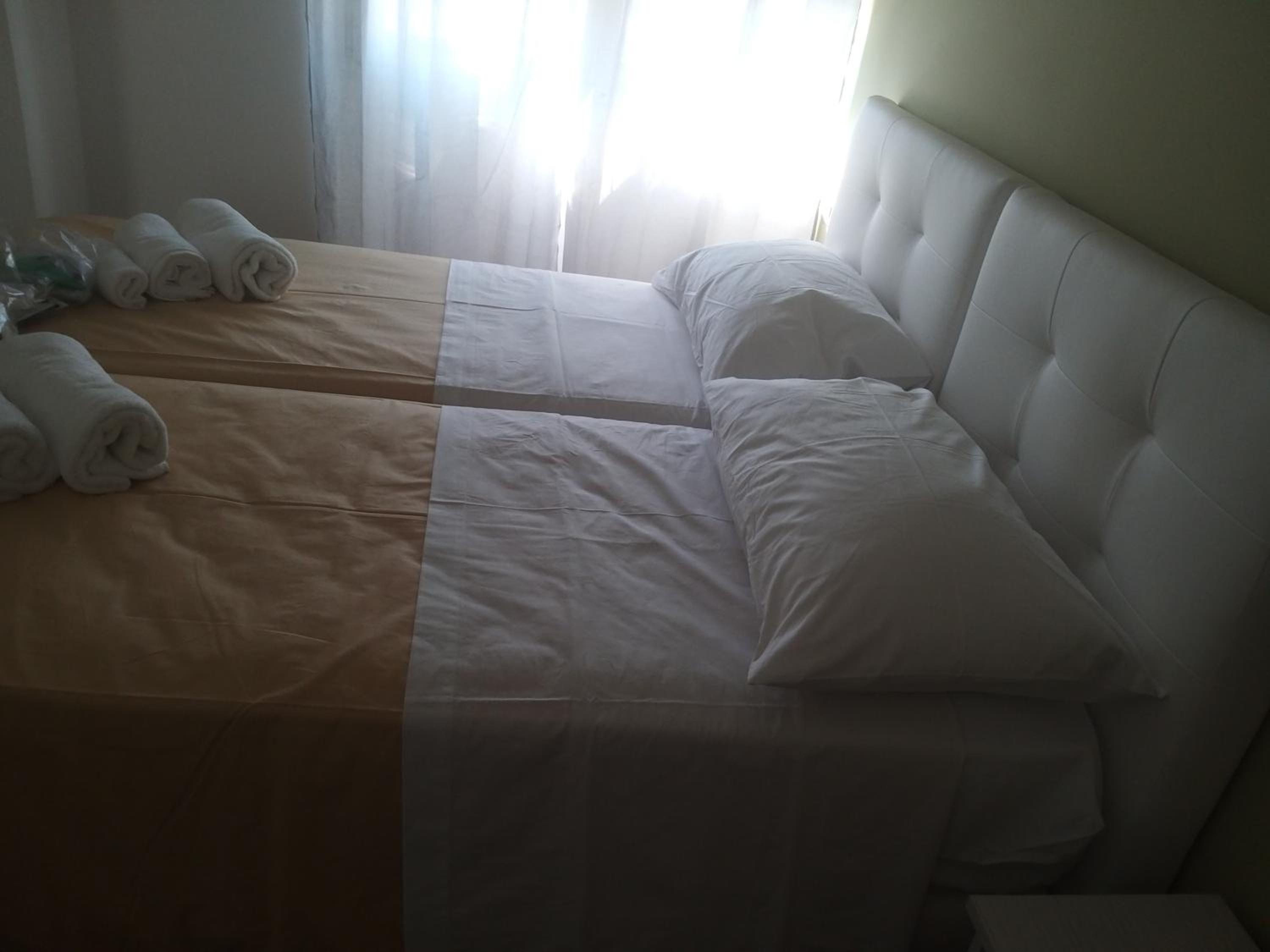 Double Room with Private Bathroom photo 3