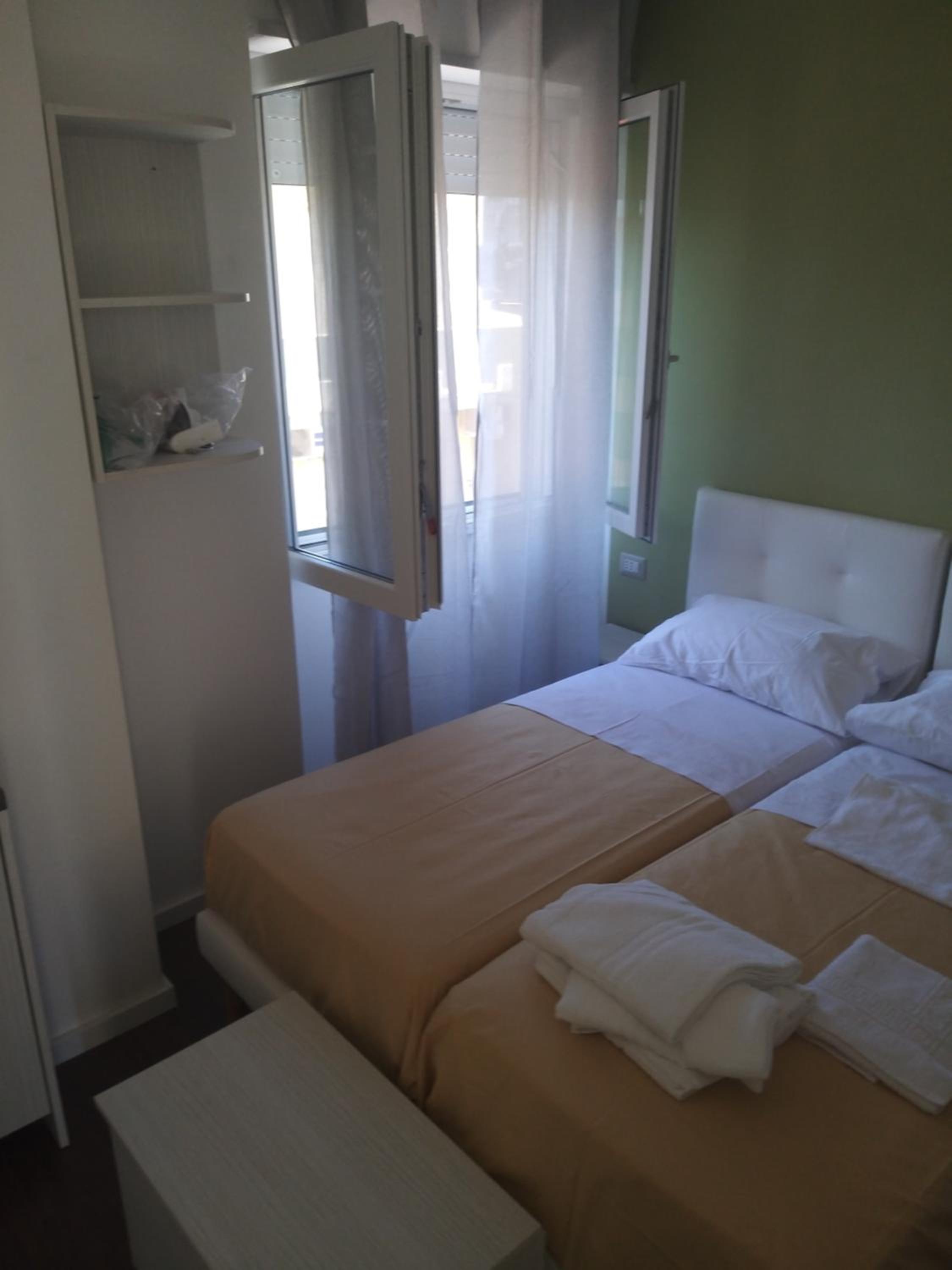 Double Room with Private Bathroom photo 2