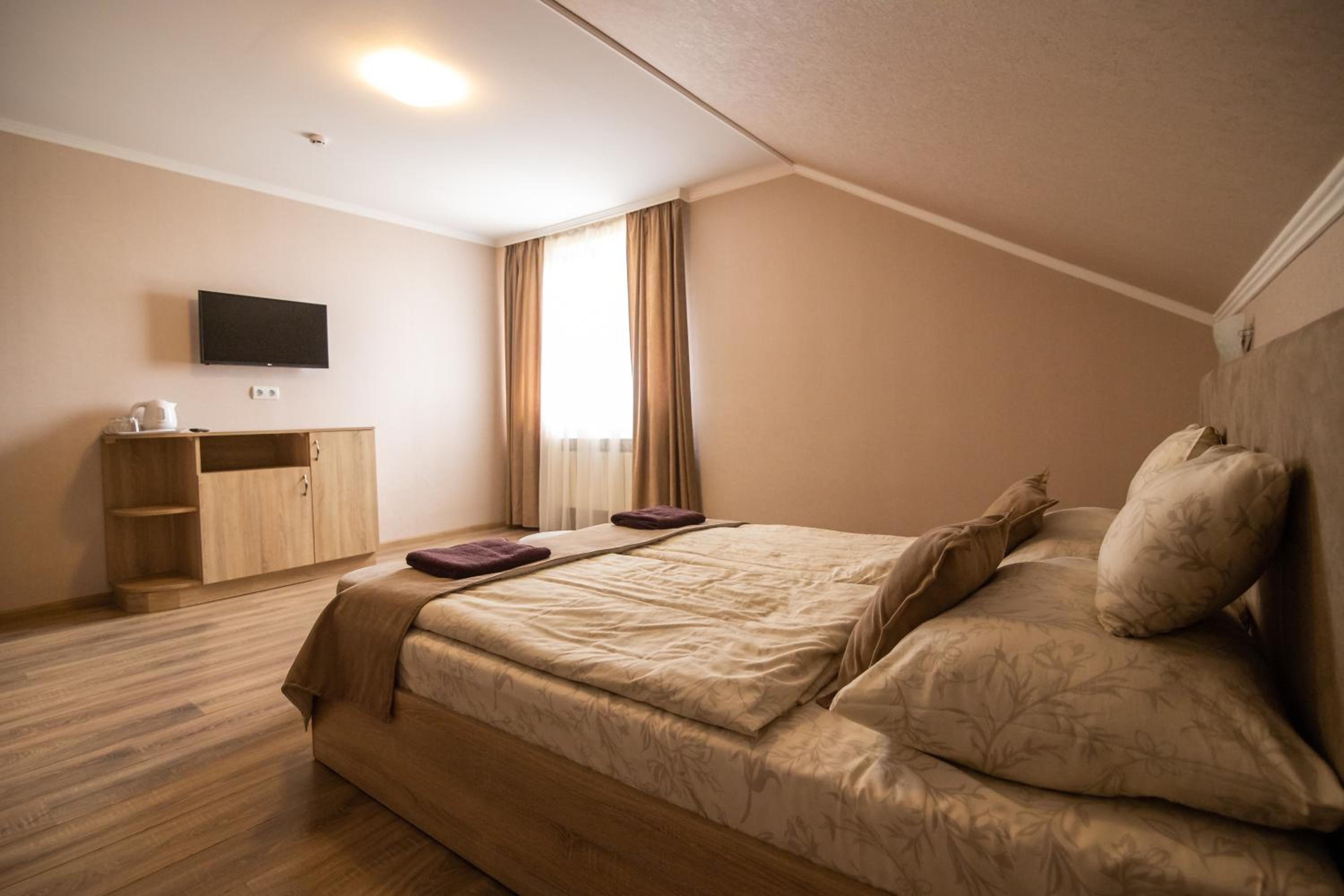 Large Double Room photo 1