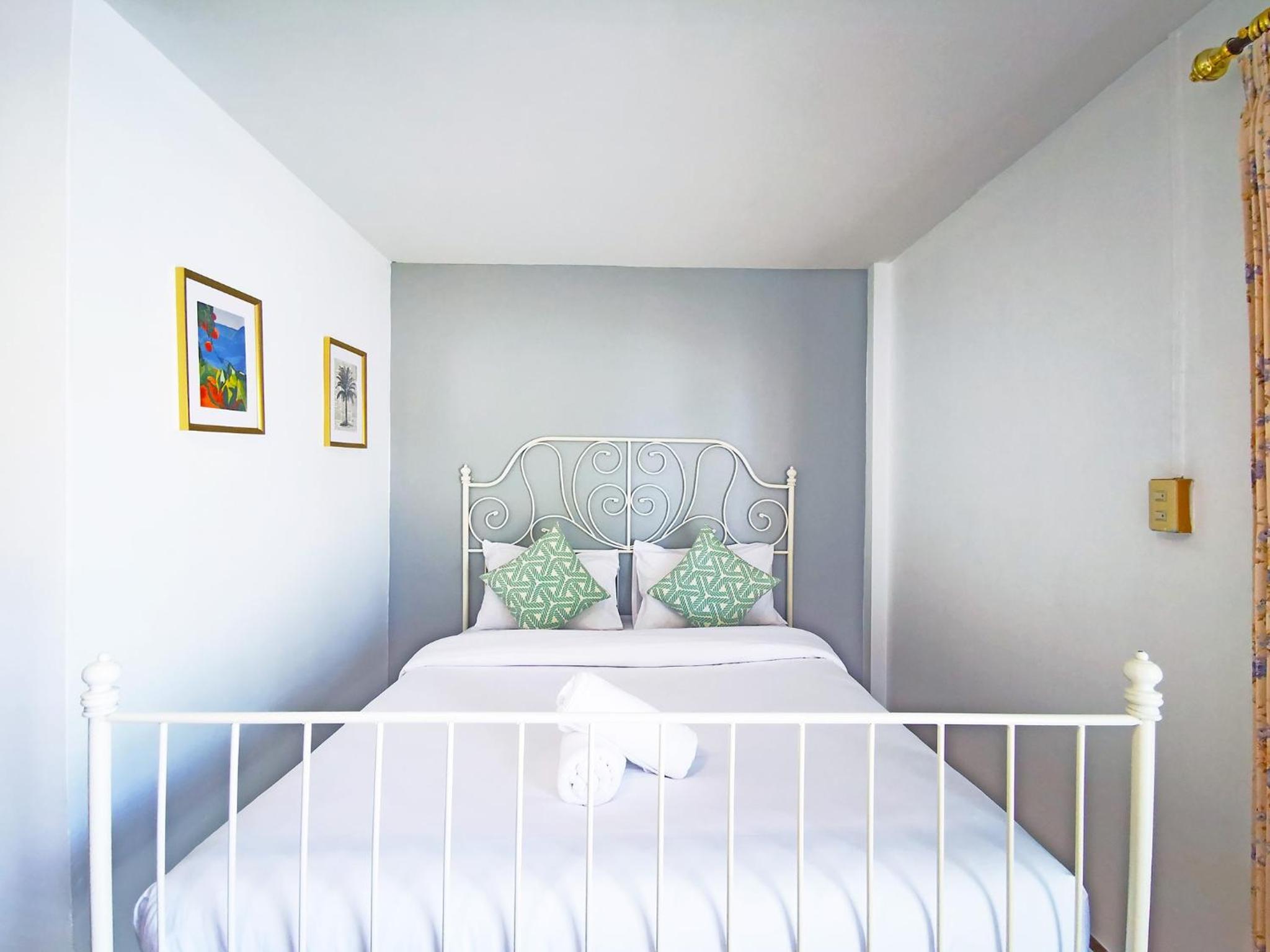 Small Double Room - Photo 1