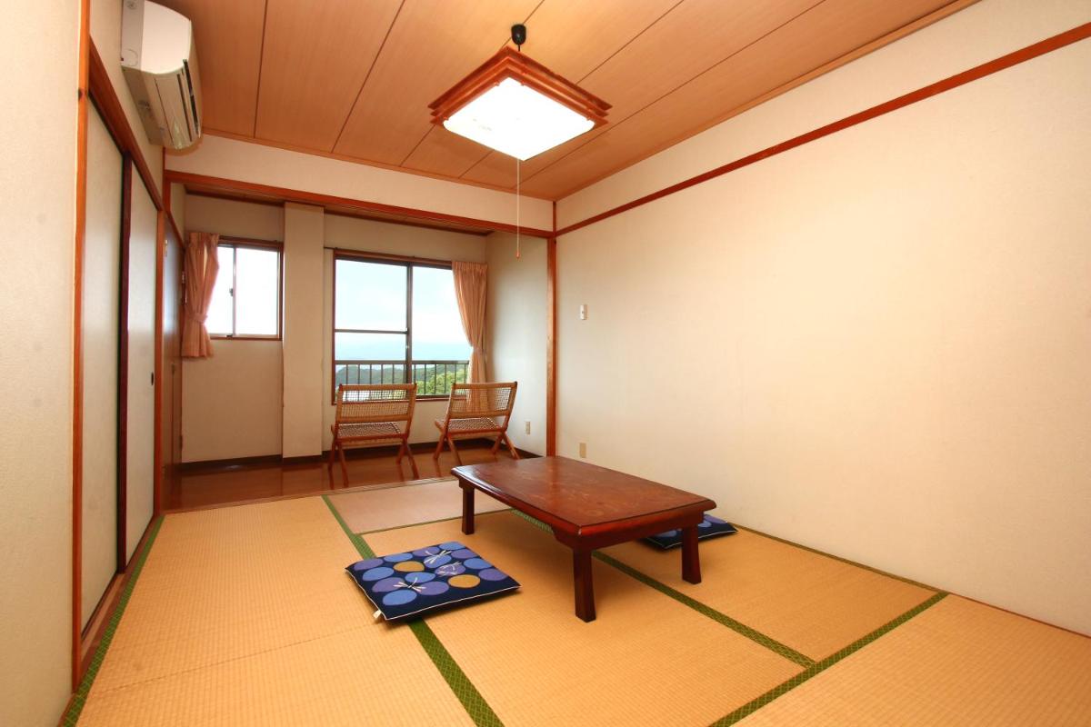 Japanese-Style Room with Shared Bathroom photo 1