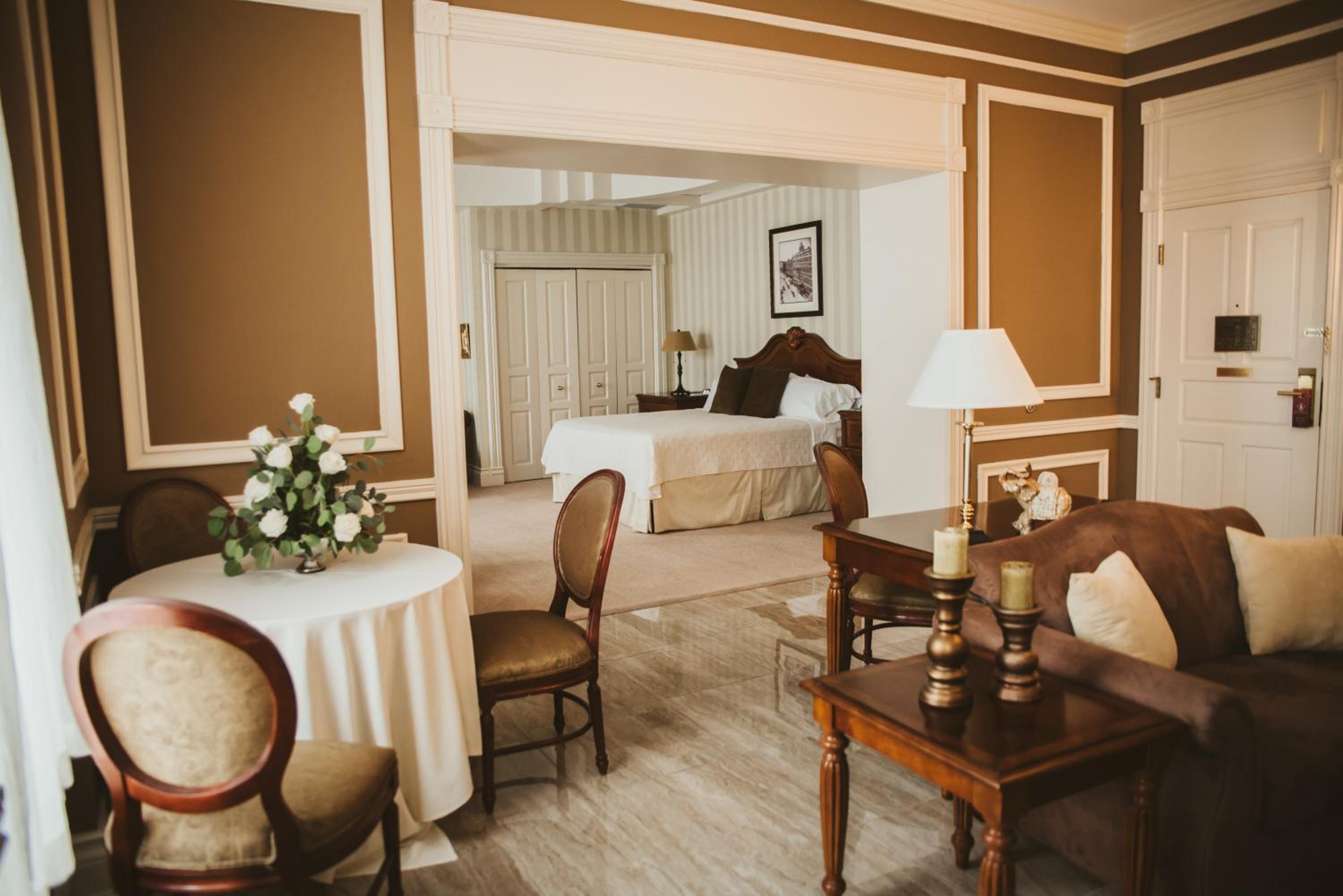 Deluxe Suite with Spa Bath photo 1