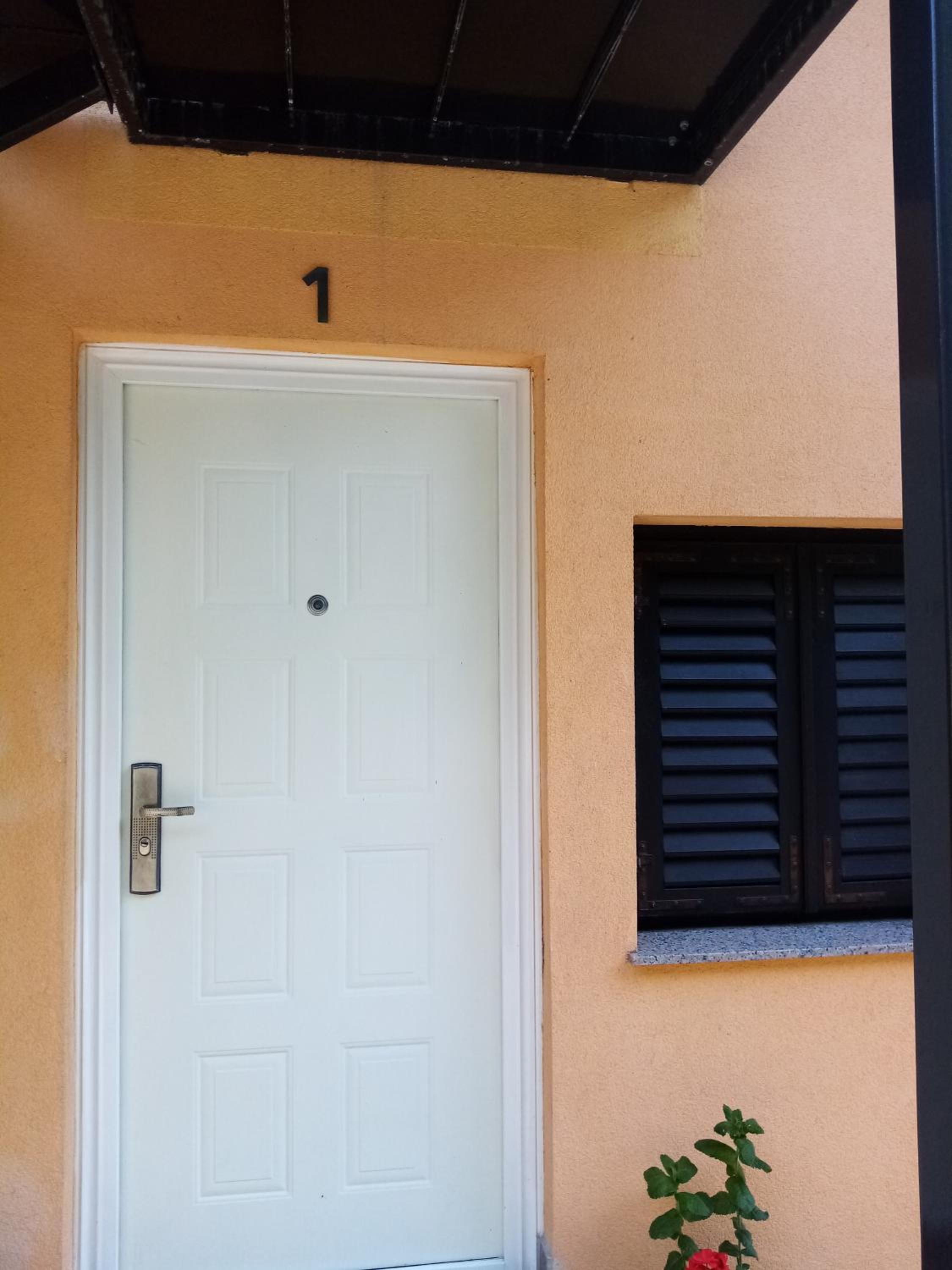 Apartment with Balcony - Photo 48