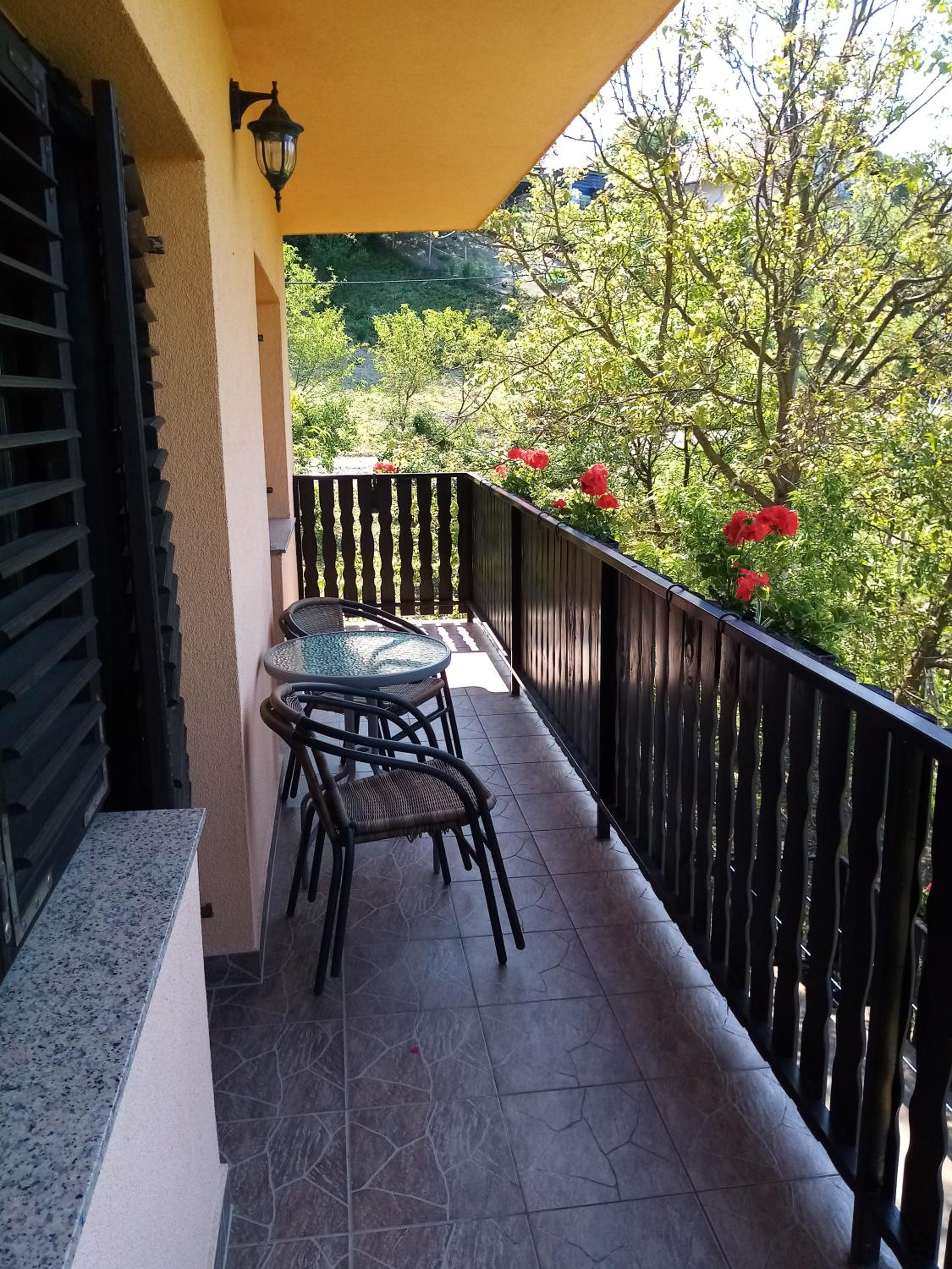 Apartment with Balcony - Photo 30