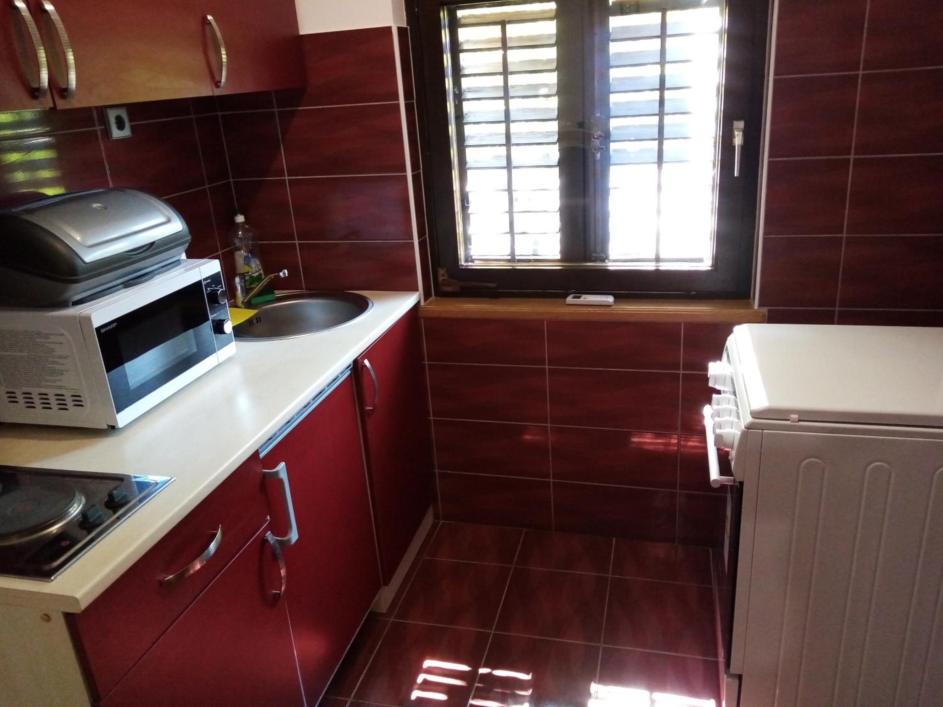 Apartment with Balcony - Photo 10