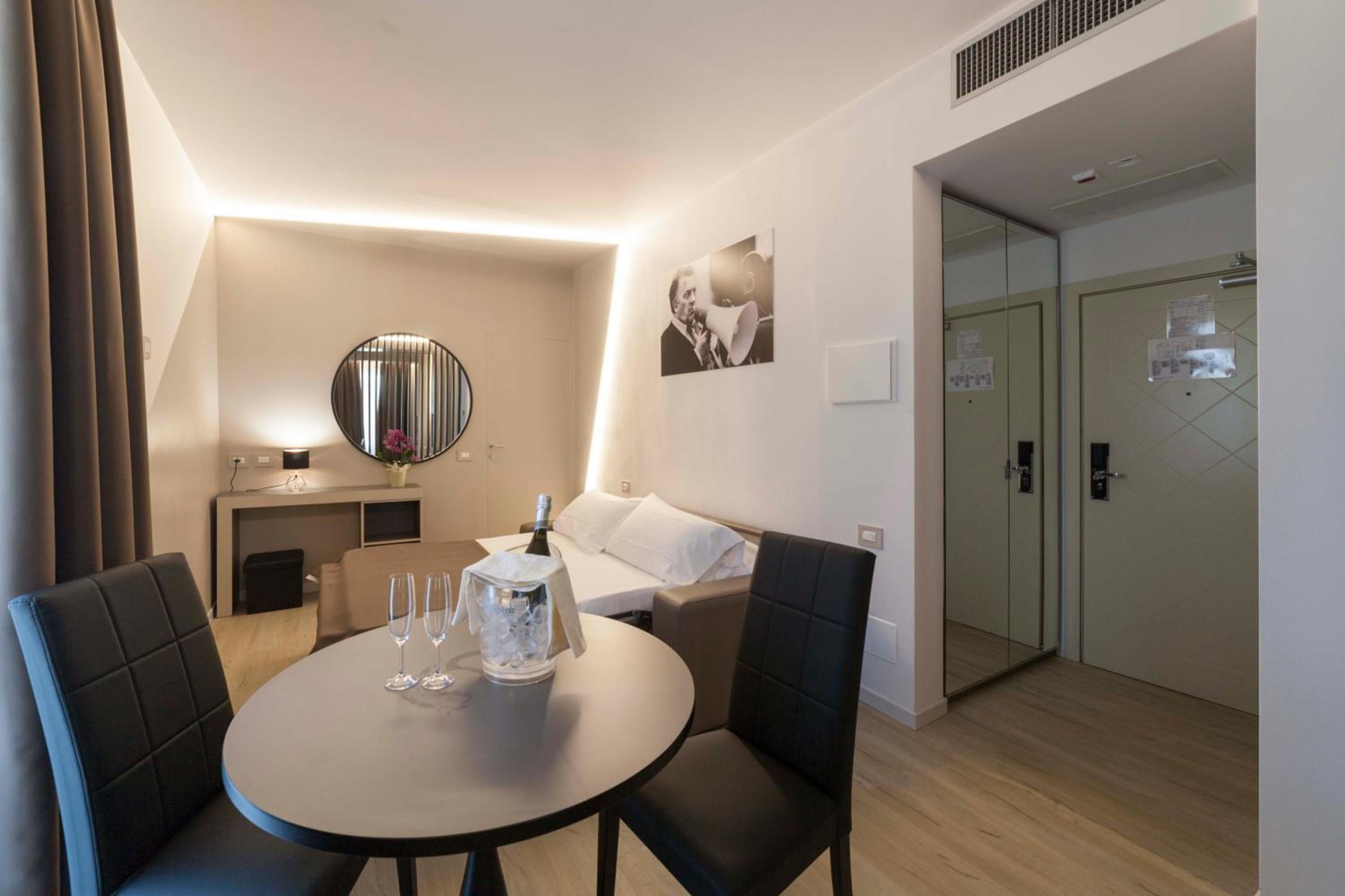 Junior Suite - Photo 11