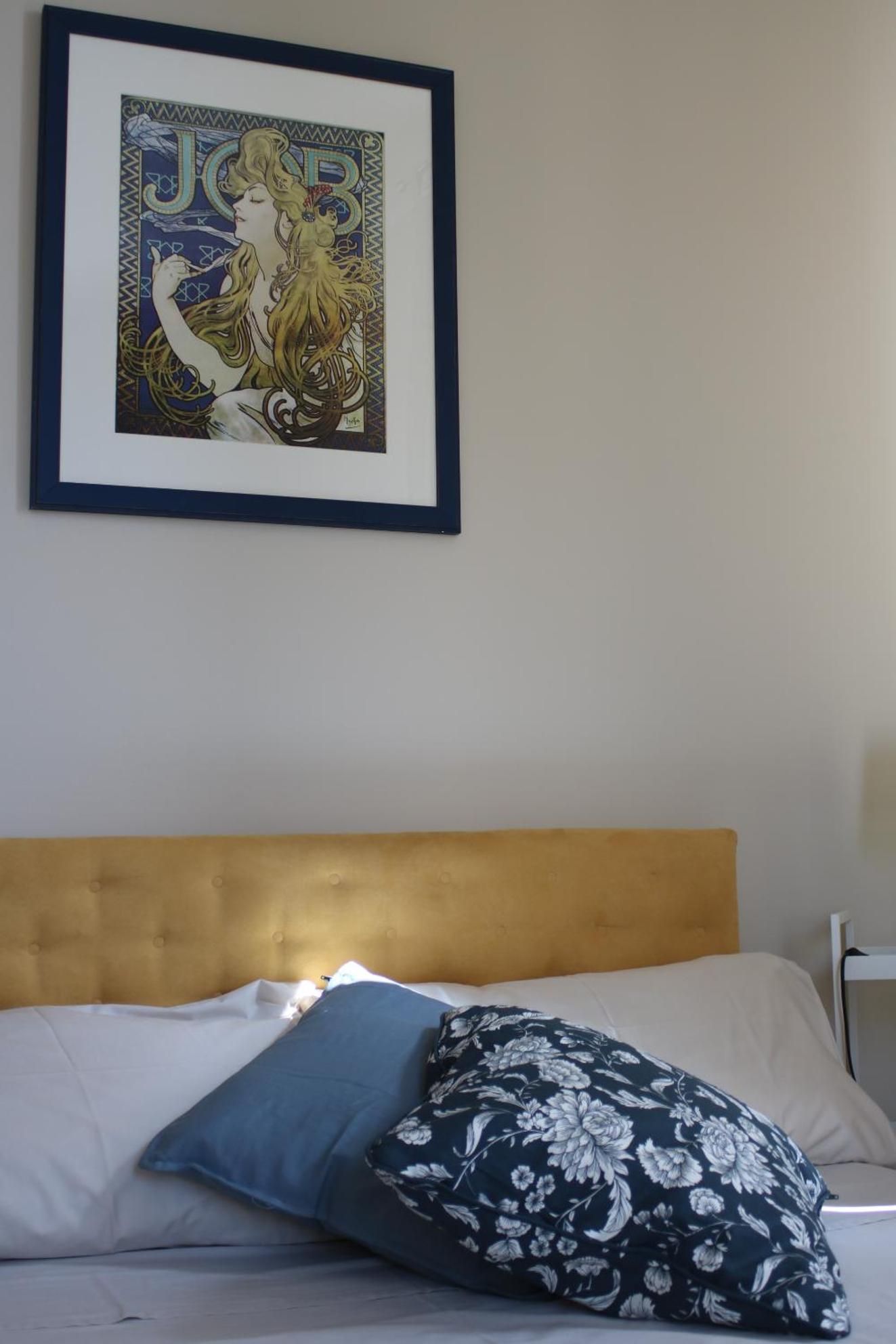 Double or Twin Room with Private External Bathroom - Photo 2