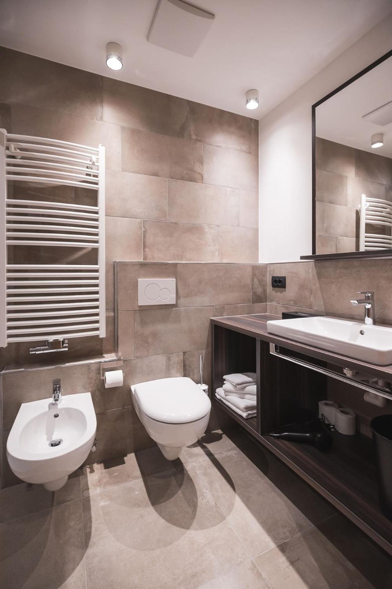 Standard Double Room - Photo 10