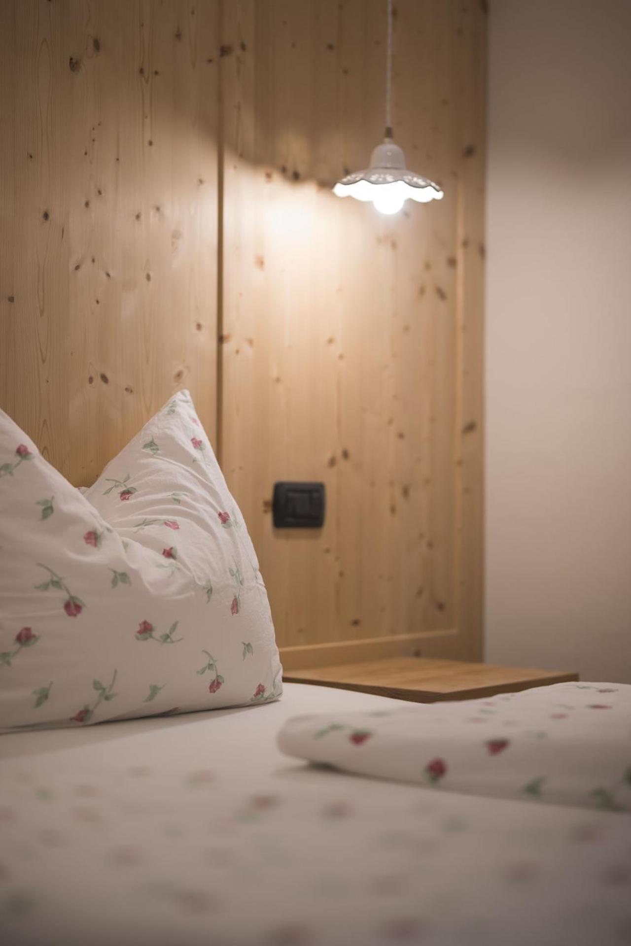 Standard Double Room - Photo 12