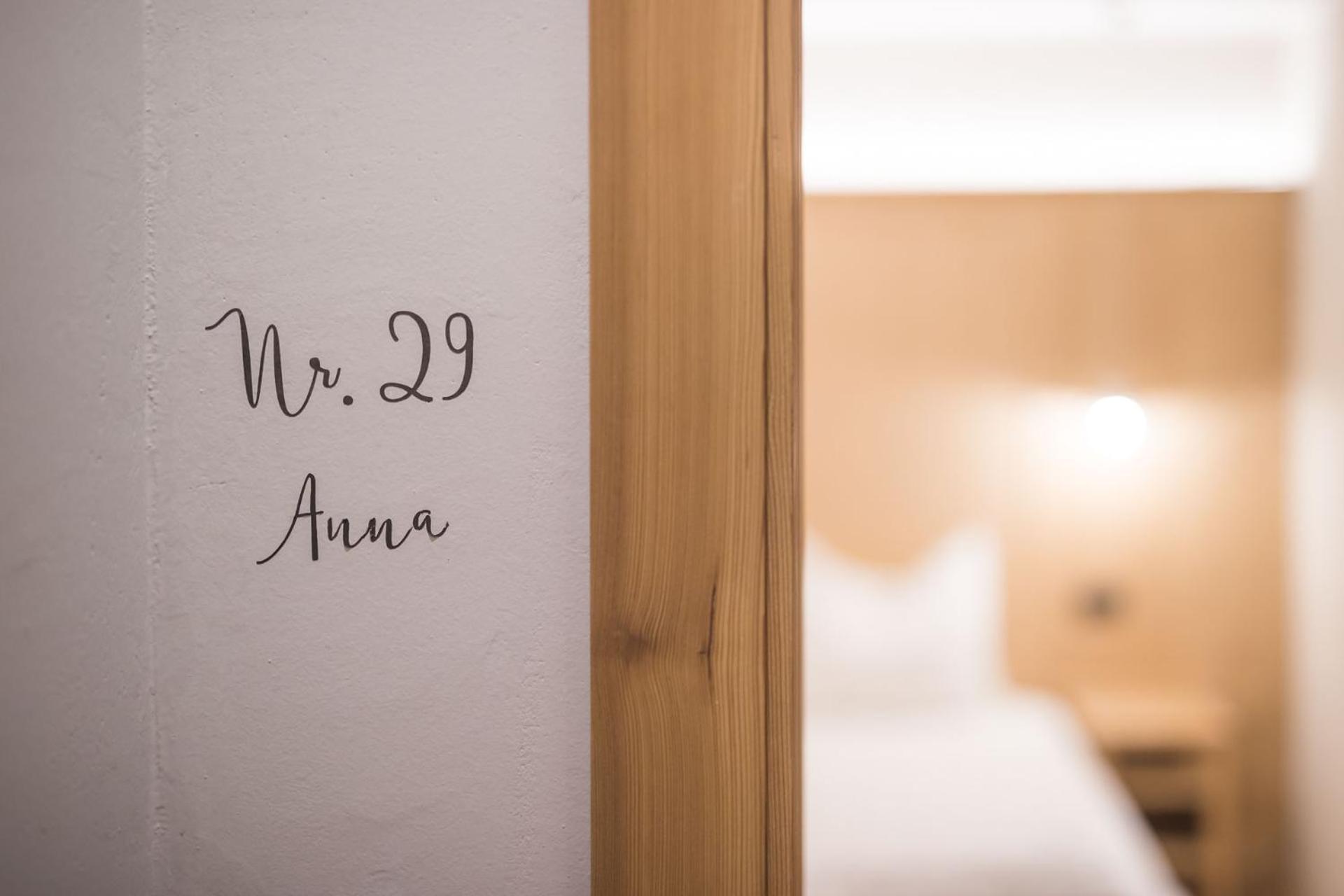 Standard Double Room - Photo 11