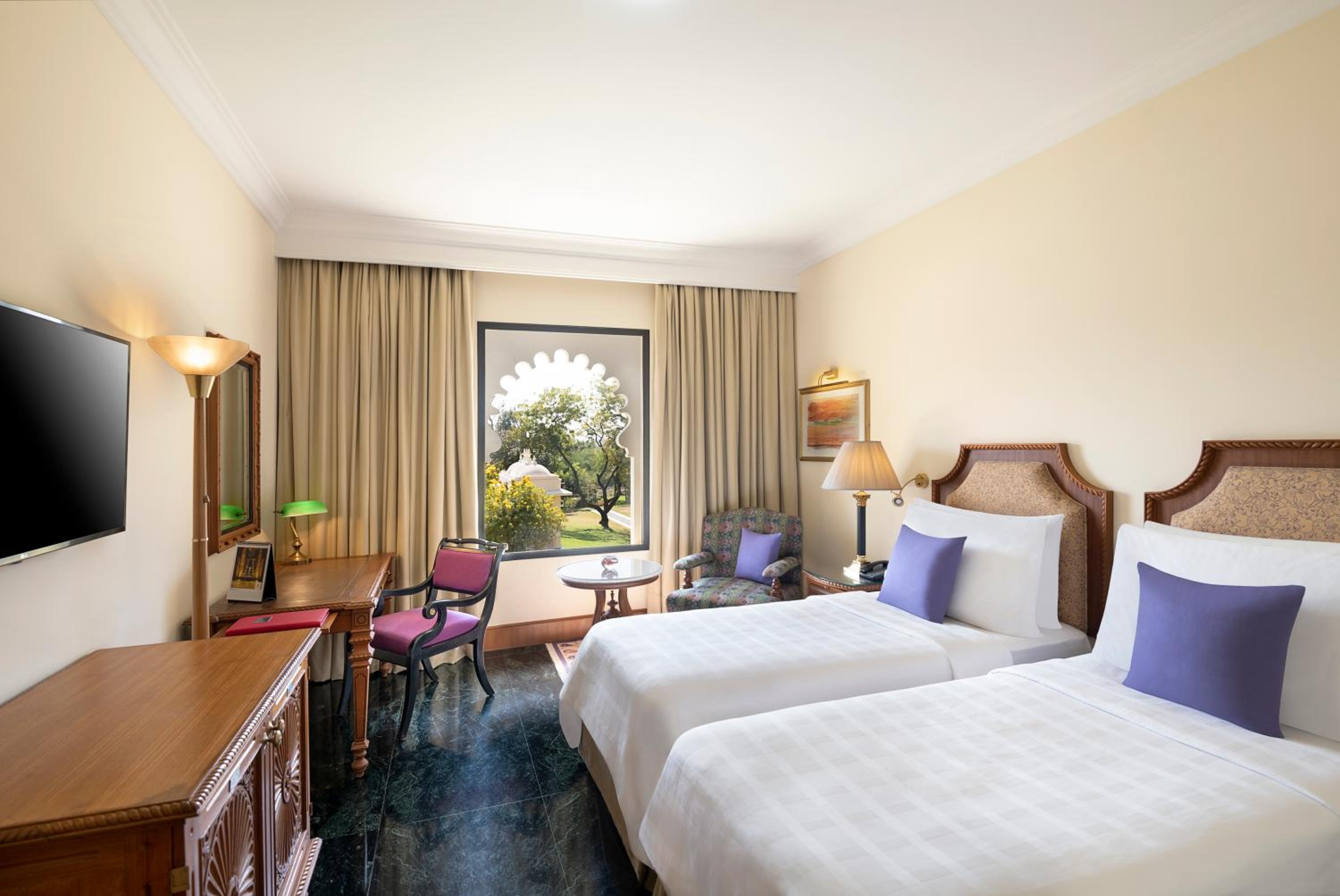 Deluxe Twin Room with Pool View - Photo 1