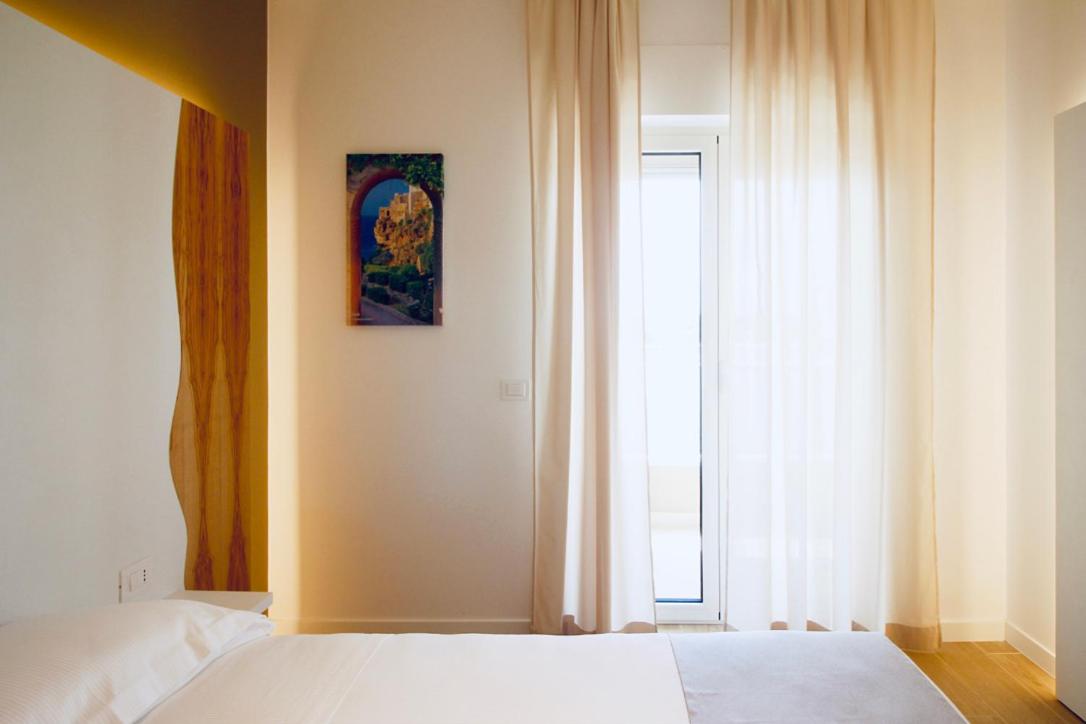 King Room with Balcony photo 2