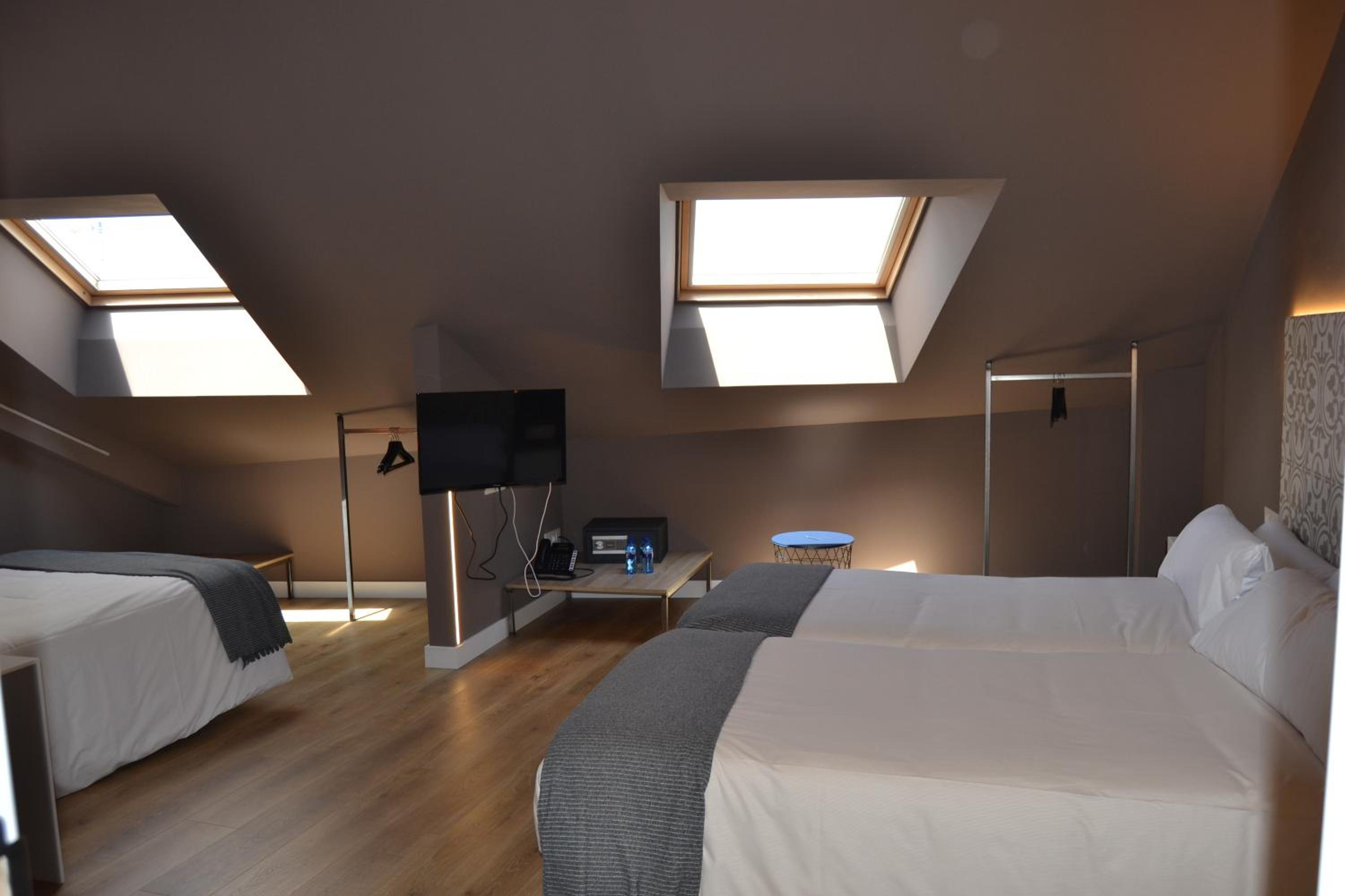 Standard Quadruple Room - Photo 4