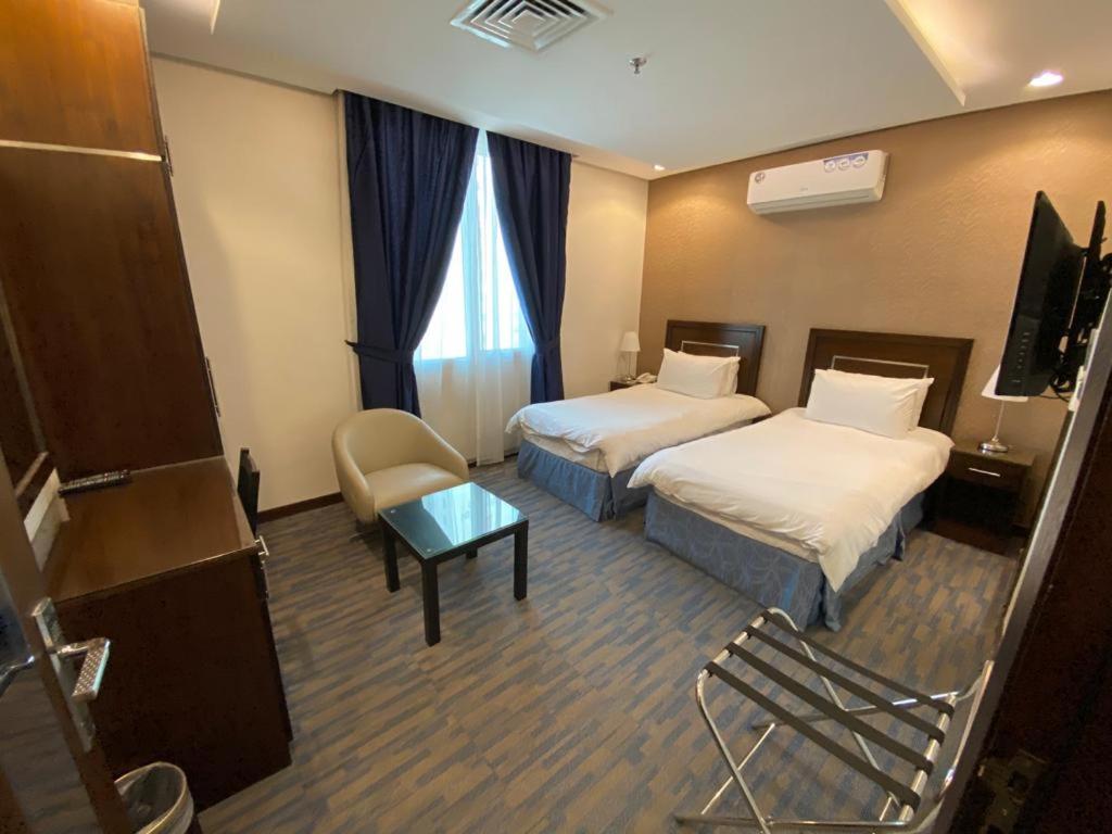 Deluxe Family Suite photo 1