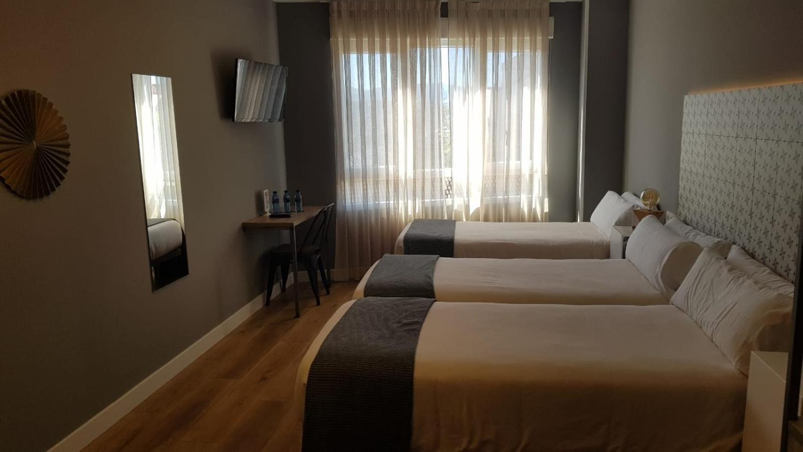 Standard Triple Room - Photo 4