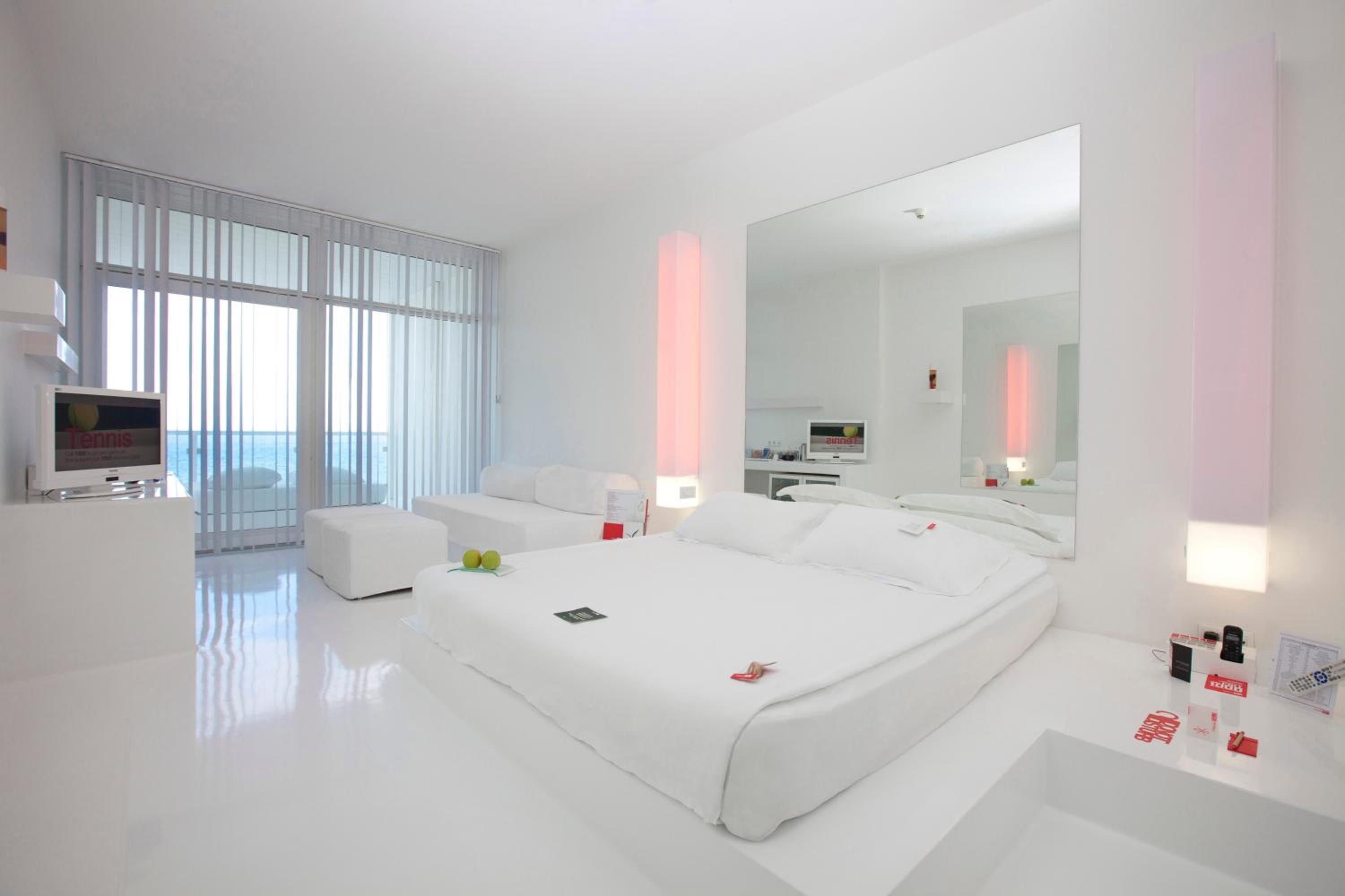 Deluxe Room with Sea View